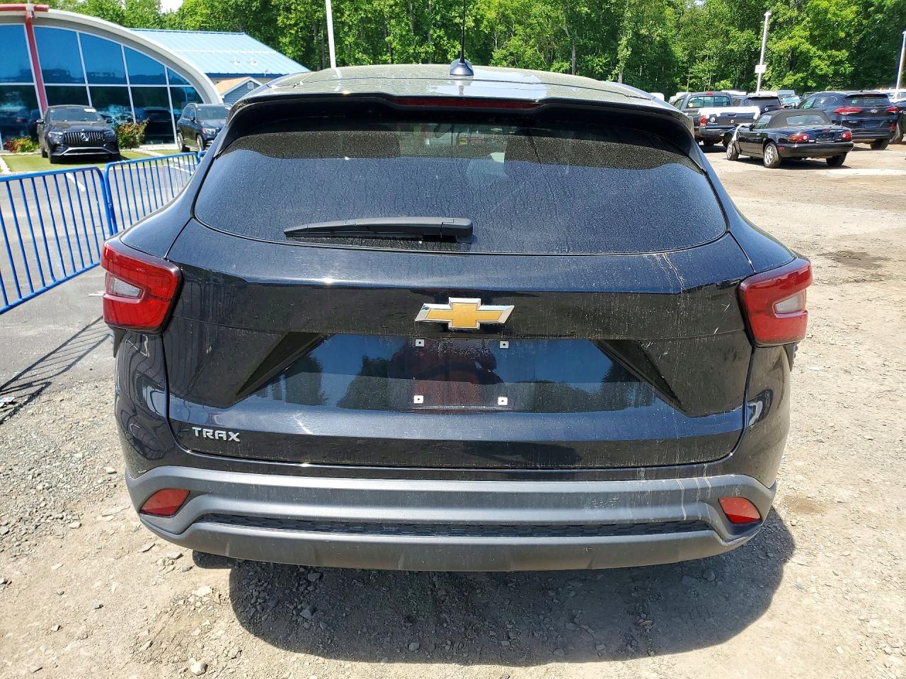 2025 Chevrolet Trax Ls Black vin: KL77LFEP3SC108819