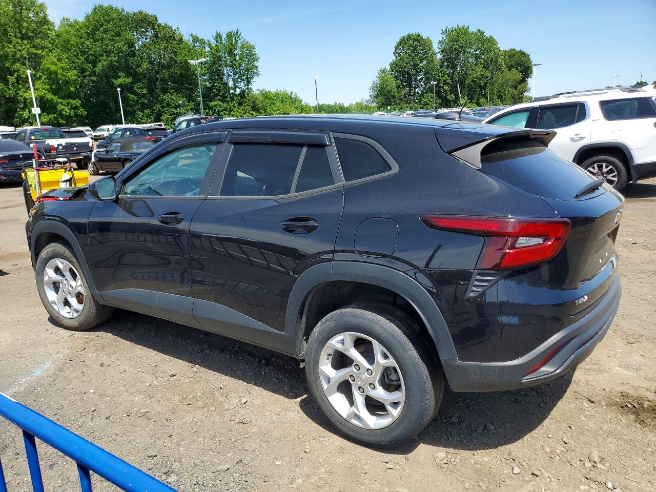 2025 Chevrolet Trax Ls Black vin: KL77LFEP3SC108819