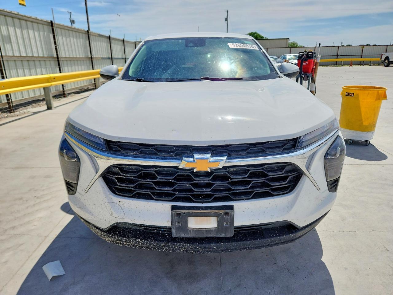 2025 Chevrolet Trax Ls White vin: KL77LFEP7SC019707