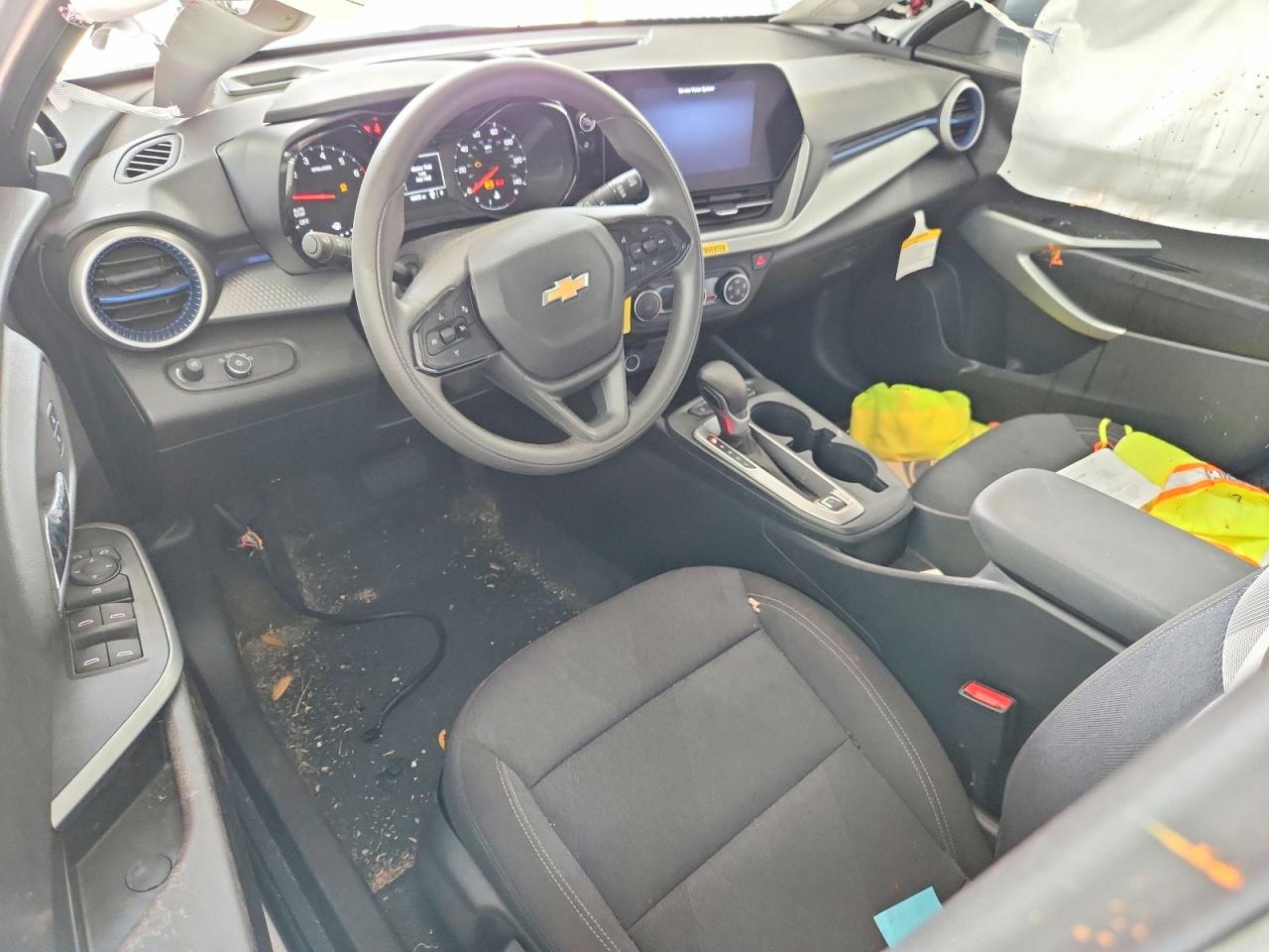 2025 Chevrolet Trax Ls Белый vin: KL77LFEP8SC197738