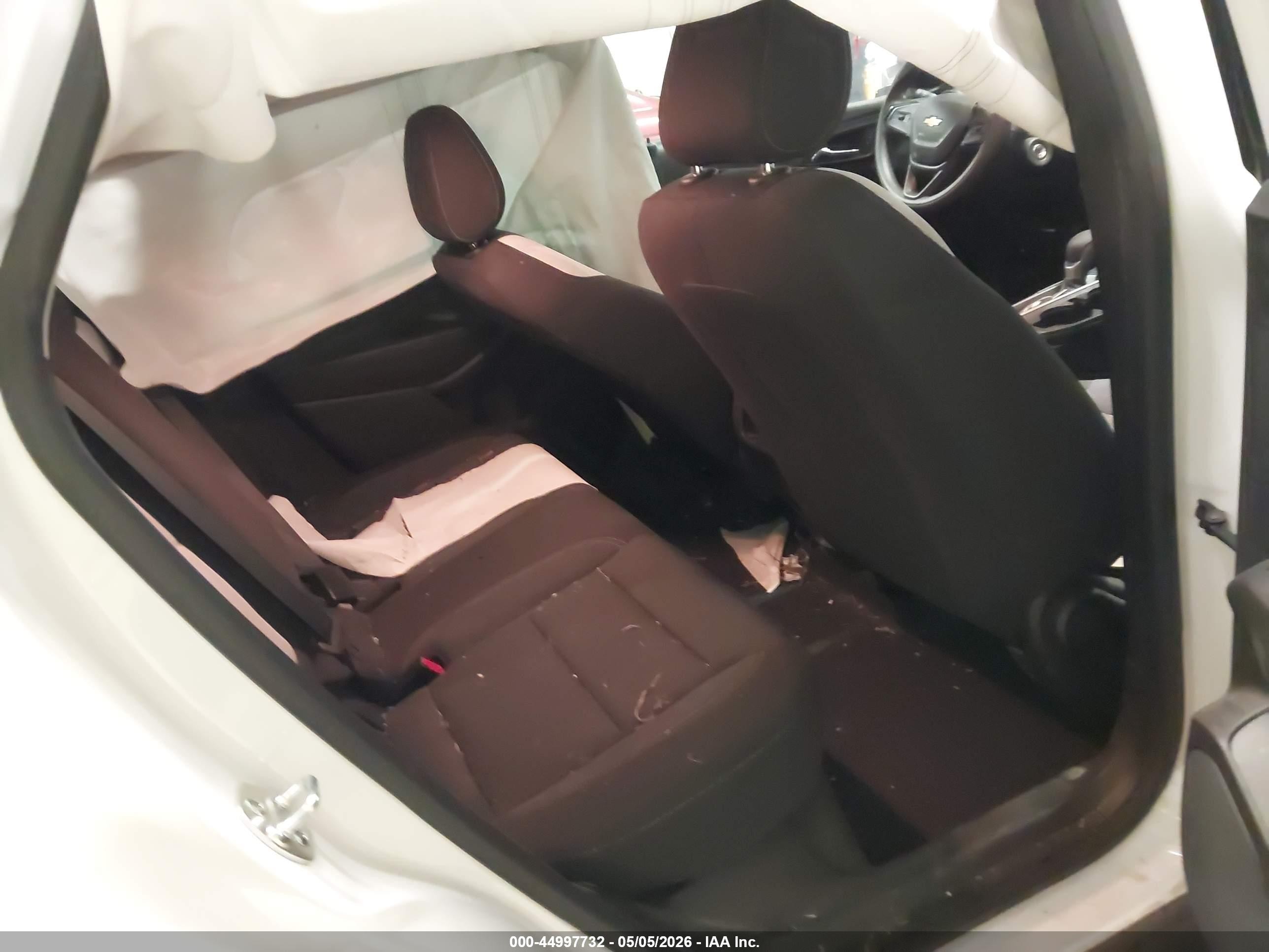 2025 Chevrolet Trax Fwd Ls White vin: KL77LFEP9SC282023