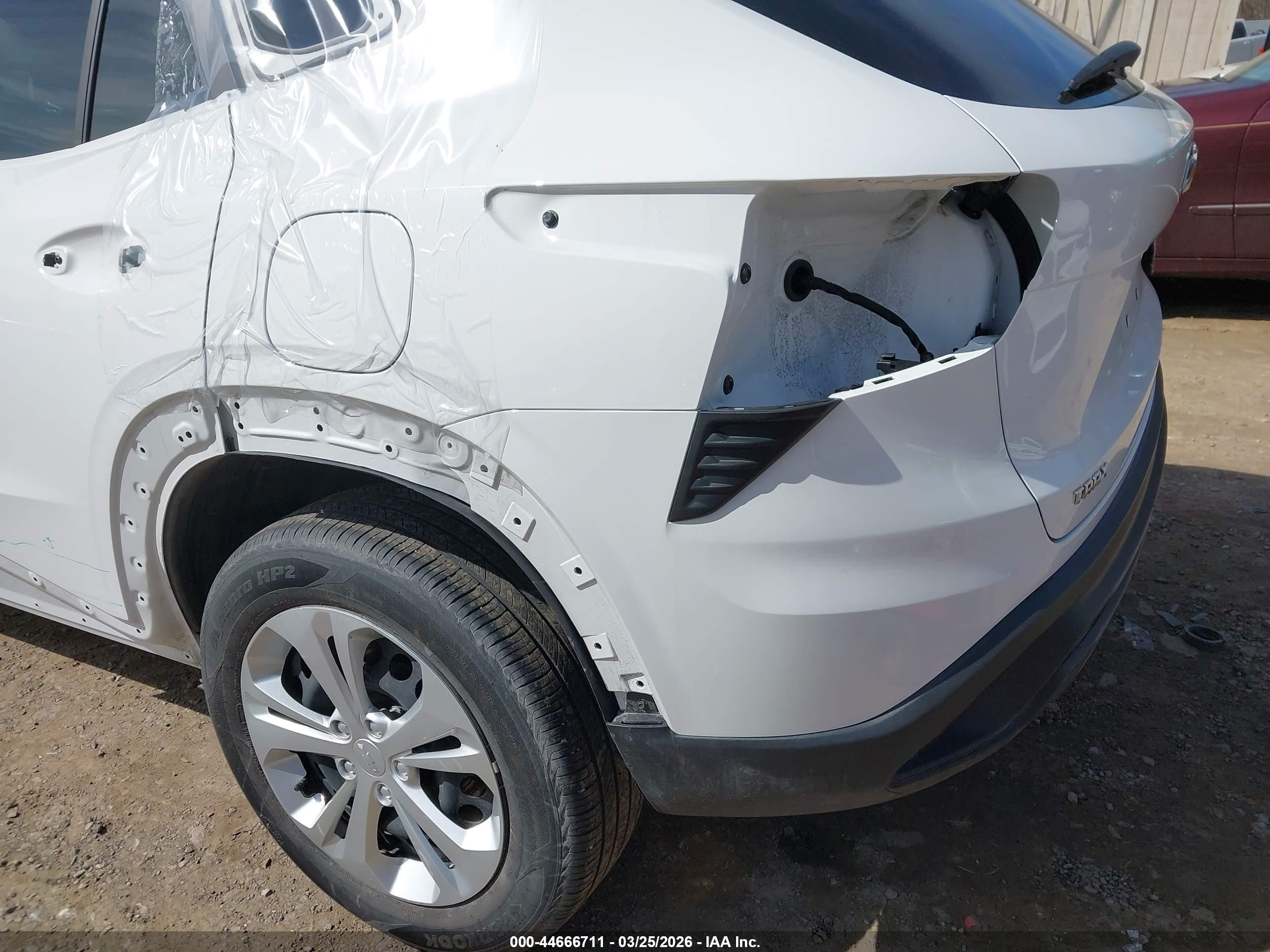 2025 Chevrolet Trax Fwd Ls White vin: KL77LFEP9SC294088