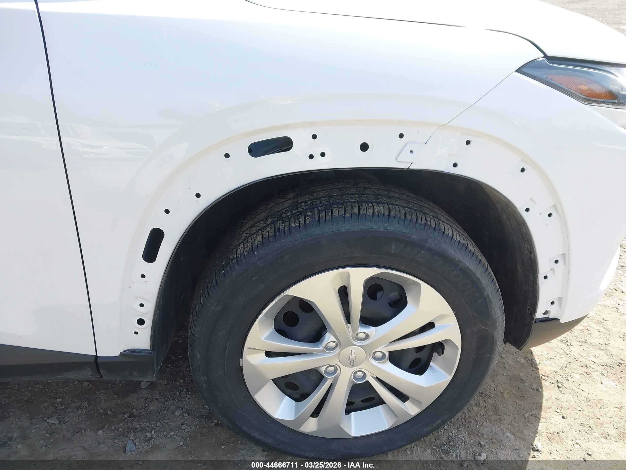 2025 Chevrolet Trax Fwd Ls White vin: KL77LFEP9SC294088