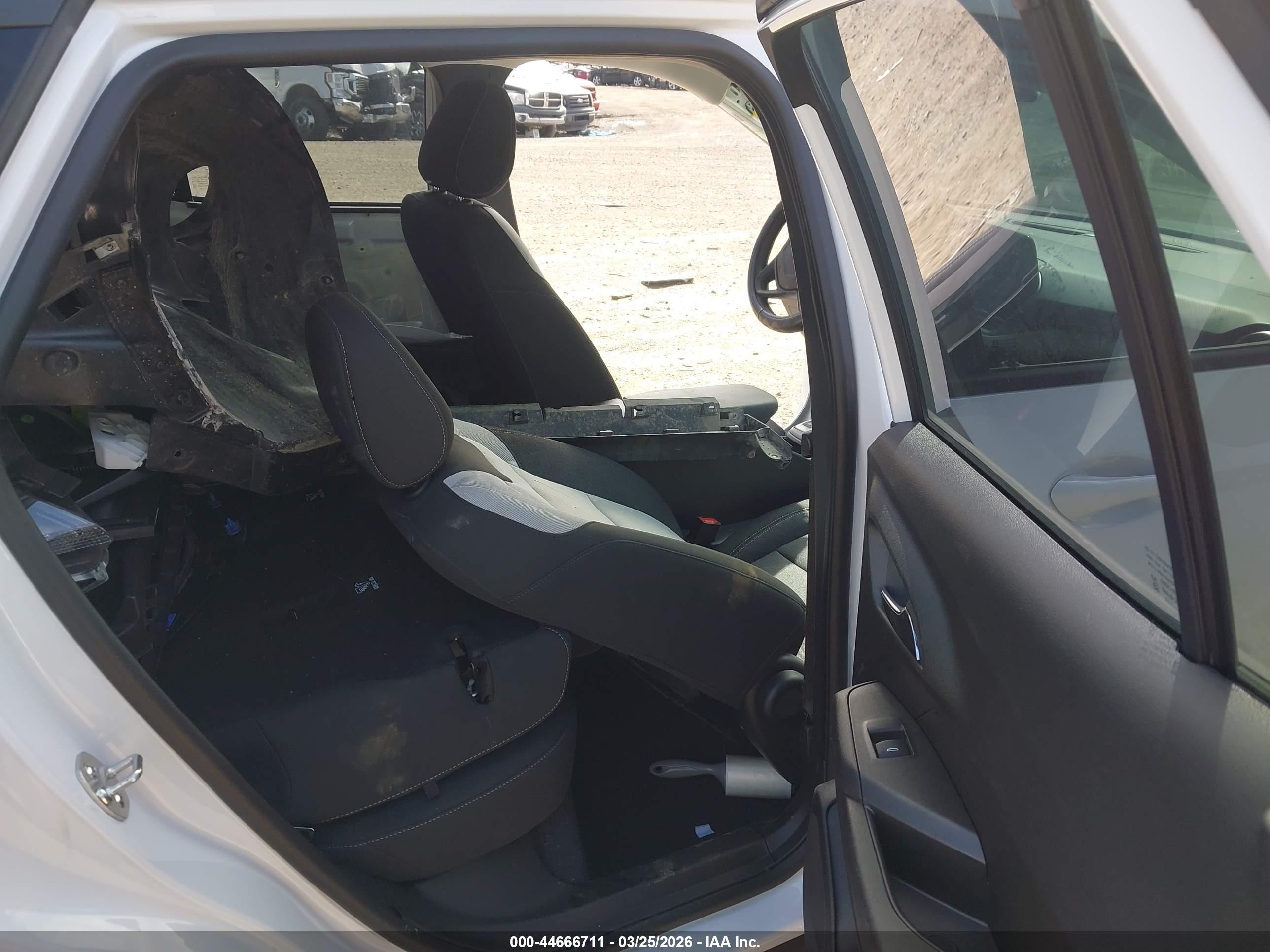 2025 Chevrolet Trax Fwd Ls White vin: KL77LFEP9SC294088