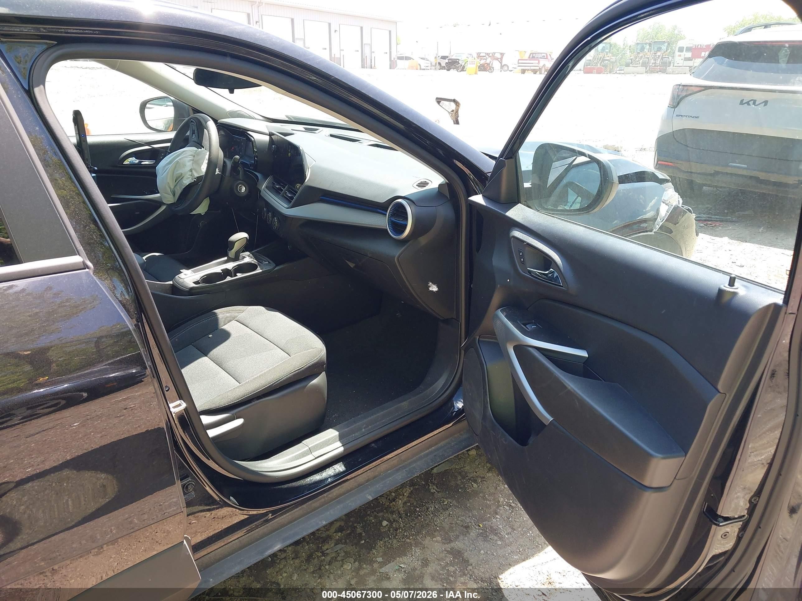 2026 Chevrolet Trax Fwd Ls Black vin: KL77LFEPXTC026393
