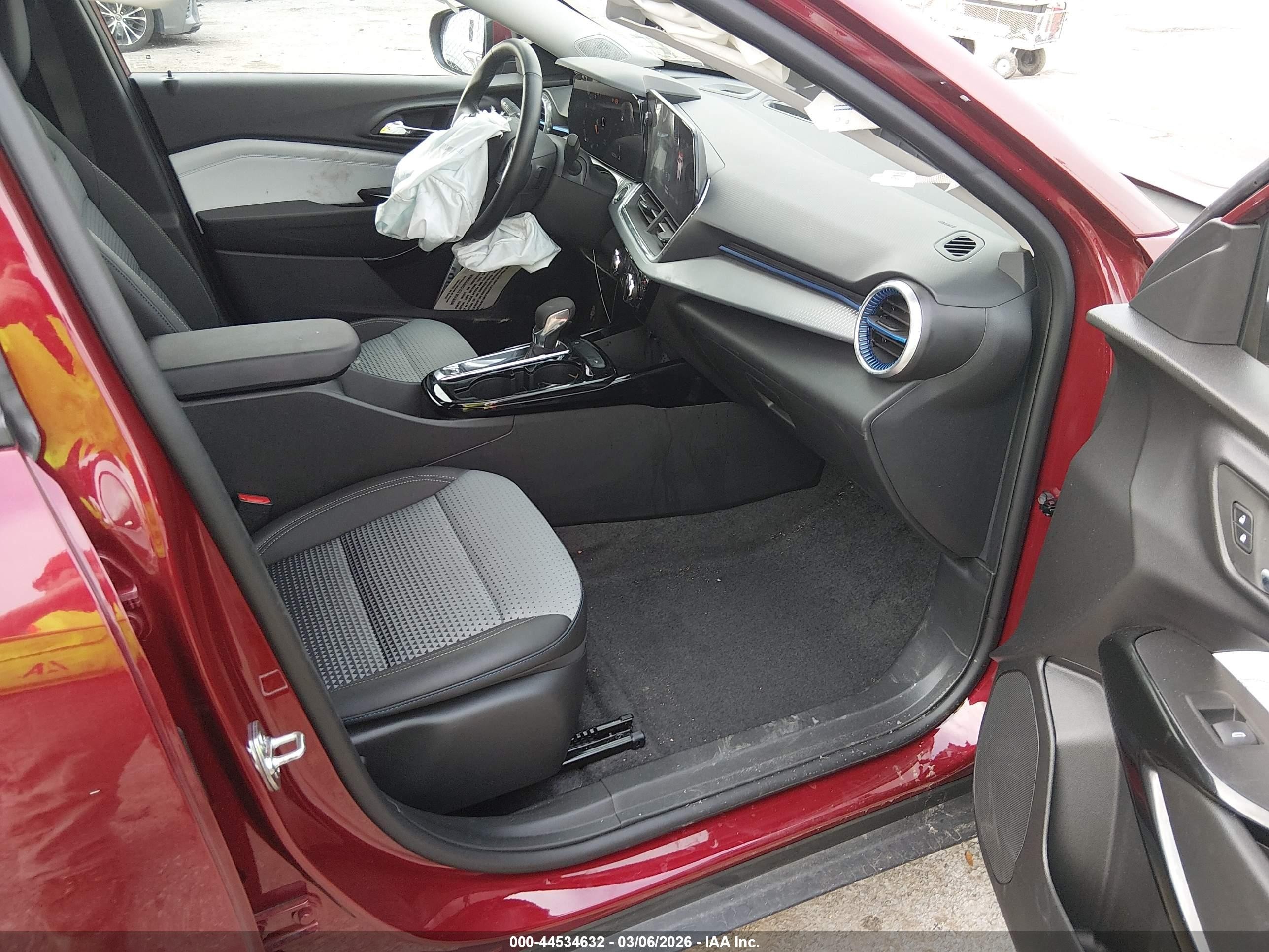 2025 Chevrolet Trax Fwd Lt Red vin: KL77LHEP0SC234776