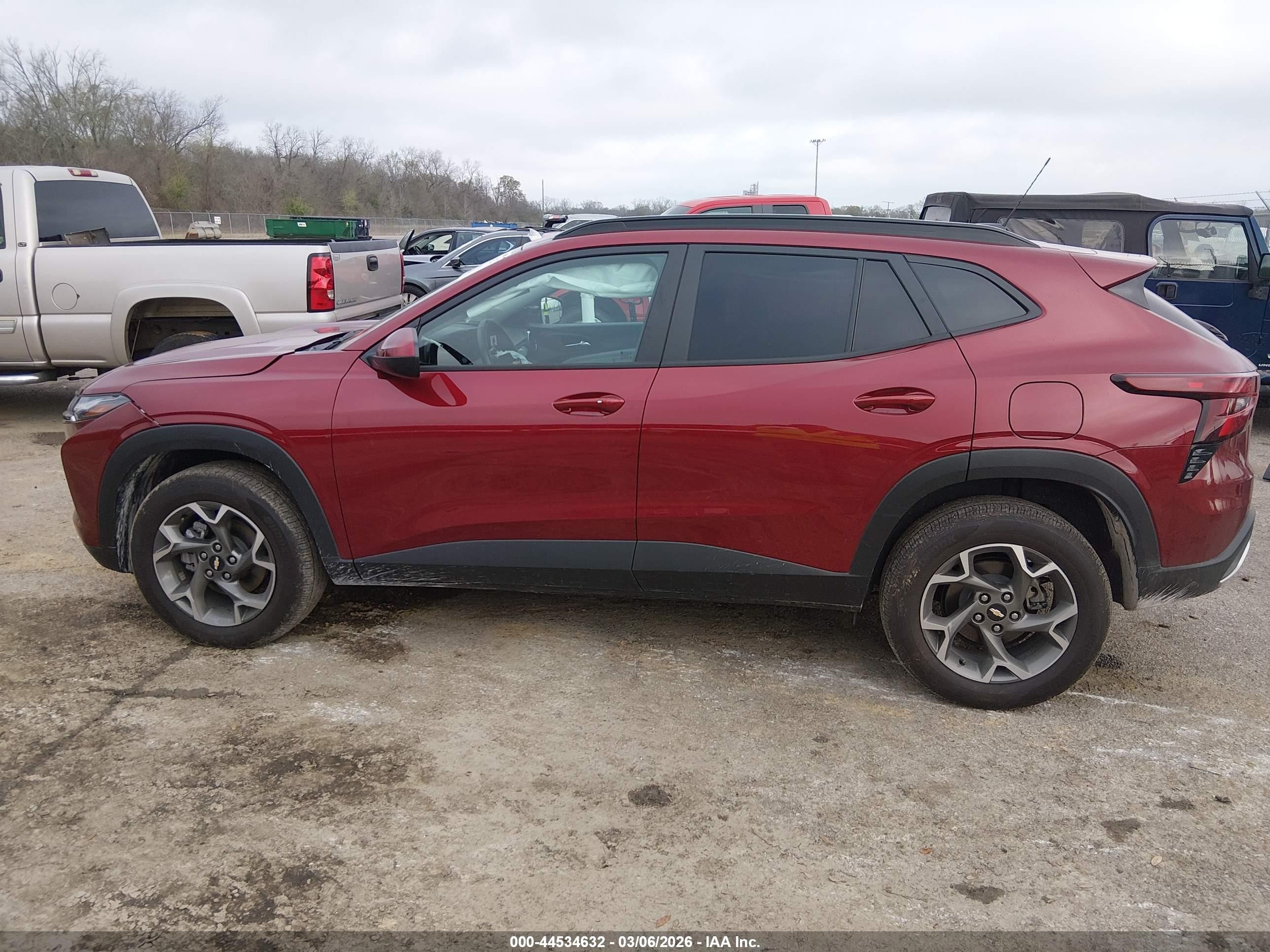 2025 Chevrolet Trax Fwd Lt Red vin: KL77LHEP0SC234776