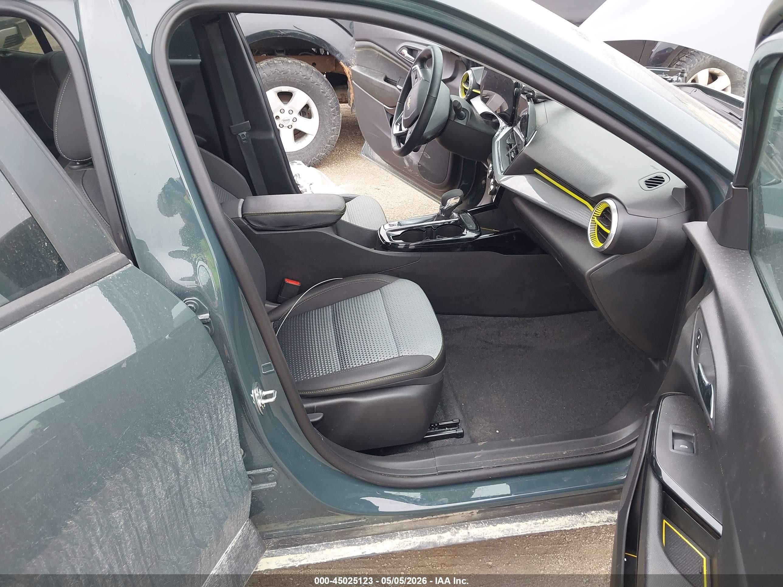 2025 Chevrolet Trax Fwd Lt Black vin: KL77LHEP0SC293228