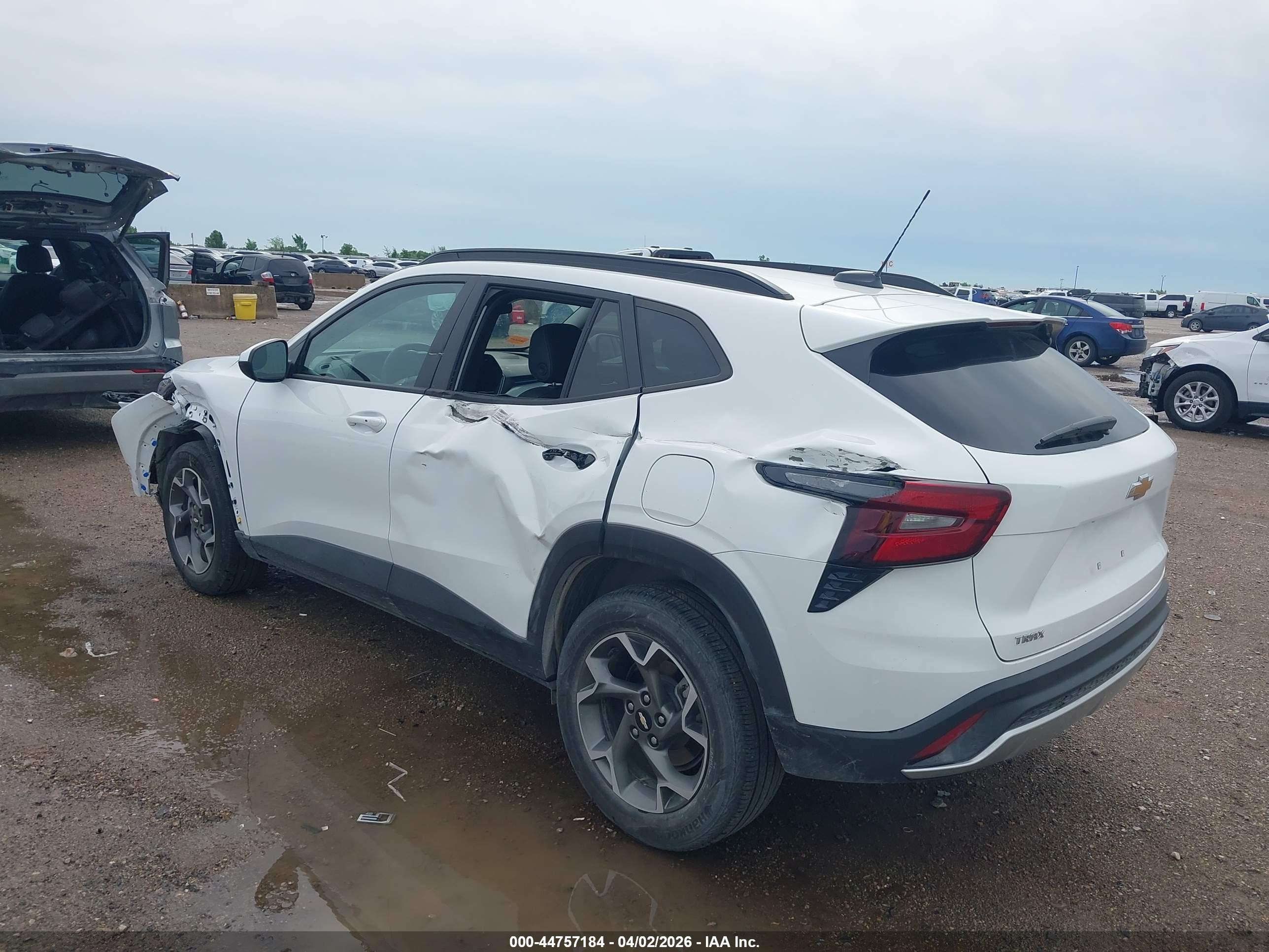 2025 Chevrolet Trax Fwd Lt White vin: KL77LHEP2SC248498