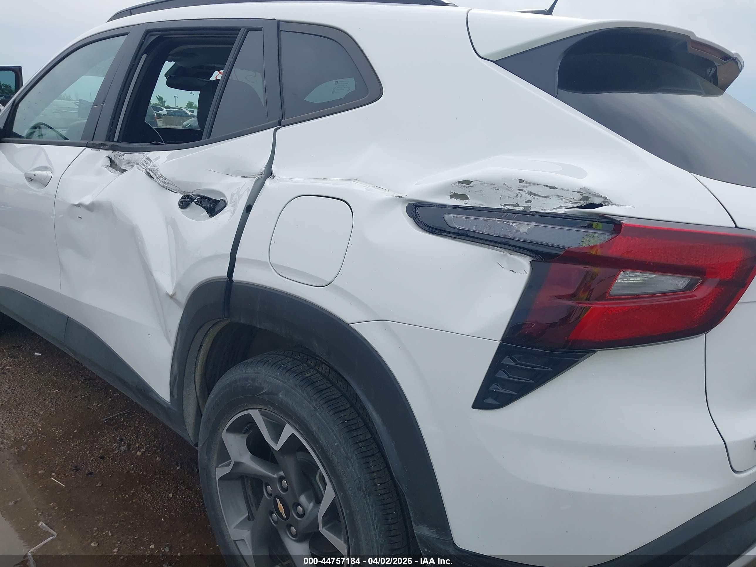 2025 Chevrolet Trax Fwd Lt White vin: KL77LHEP2SC248498