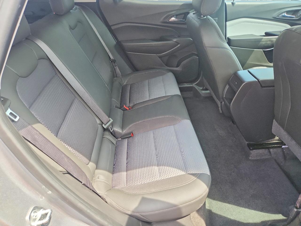 2025 Chevrolet Trax 1lt Silver vin: KL77LHEP3SC069953