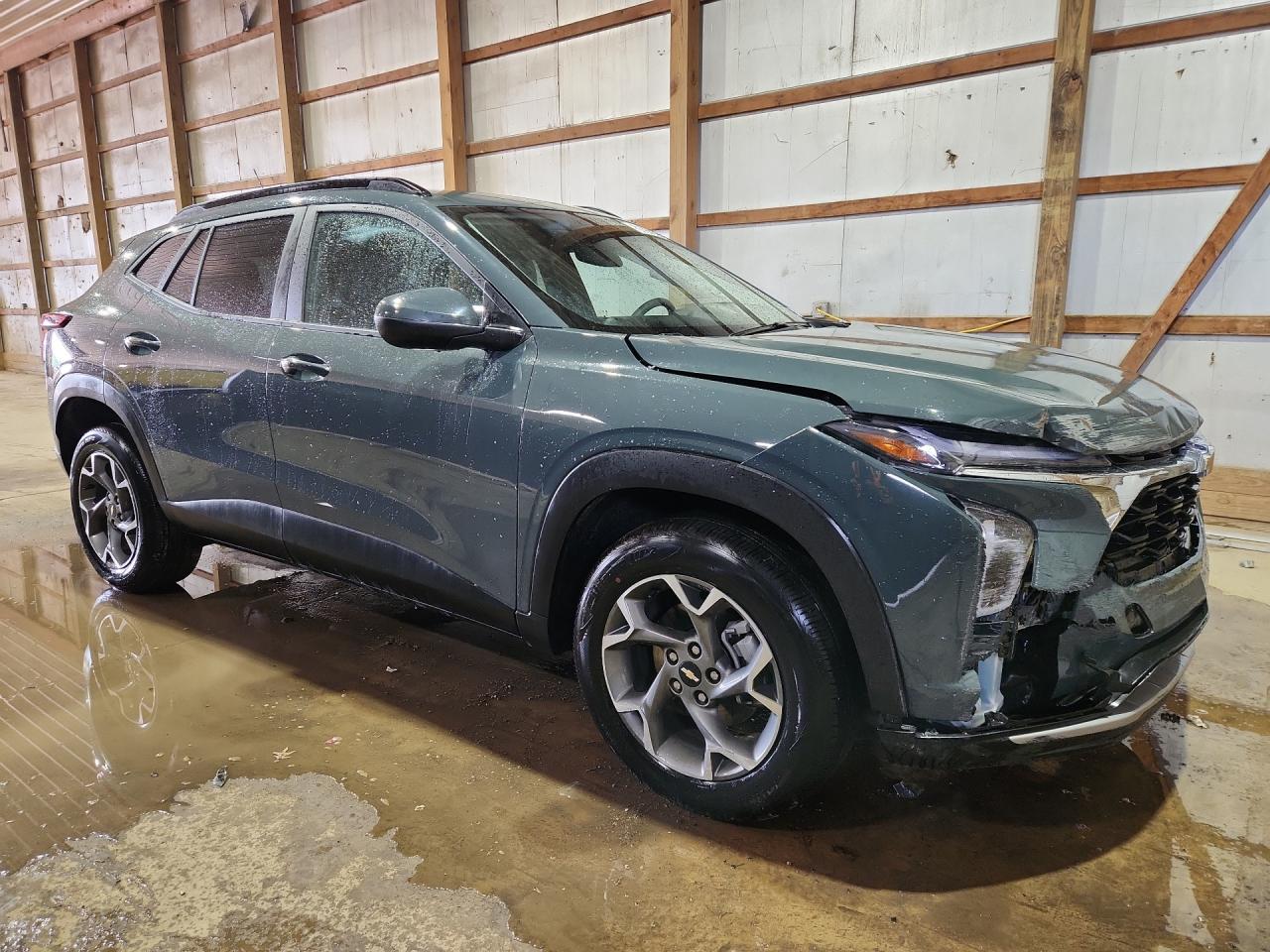2025 Chevrolet Trax 1lt Gray vin: KL77LHEP3SC217499 Damage: Hood, Dent(S) W/ Paint Dmg, > 12 Inches