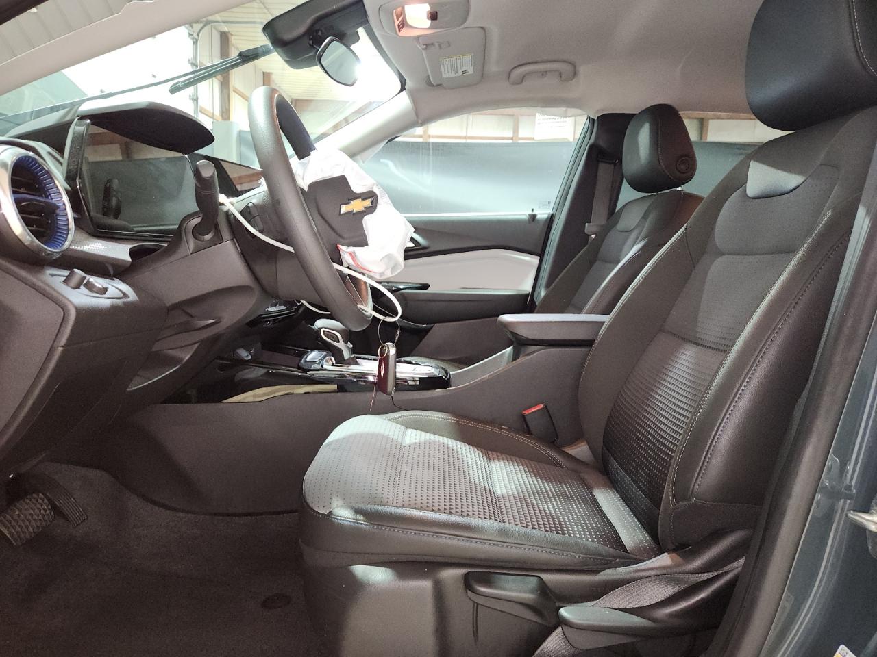 2025 Chevrolet Trax 1lt Gray vin: KL77LHEP3SC217499 Damage: Airbag - Front Left, Deployed, Replacement Required