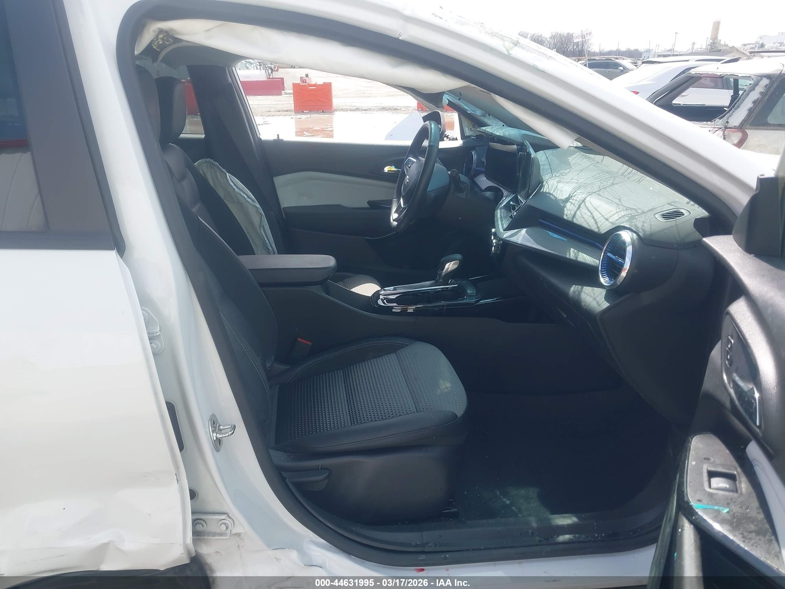 2025 Chevrolet Trax Fwd Lt White vin: KL77LHEP5SC015702