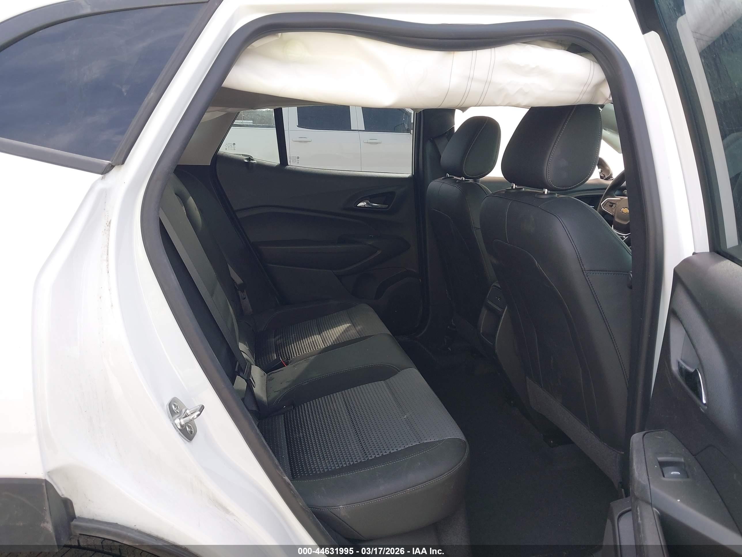 2025 Chevrolet Trax Fwd Lt White vin: KL77LHEP5SC015702