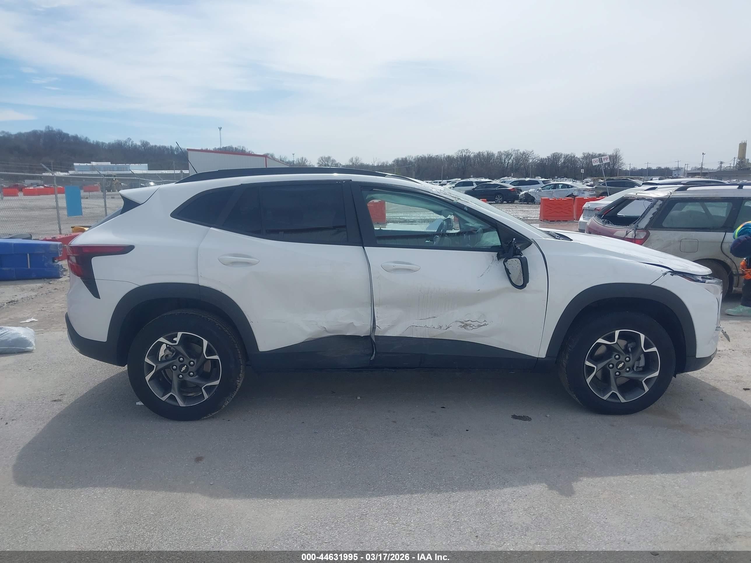2025 Chevrolet Trax Fwd Lt White vin: KL77LHEP5SC015702