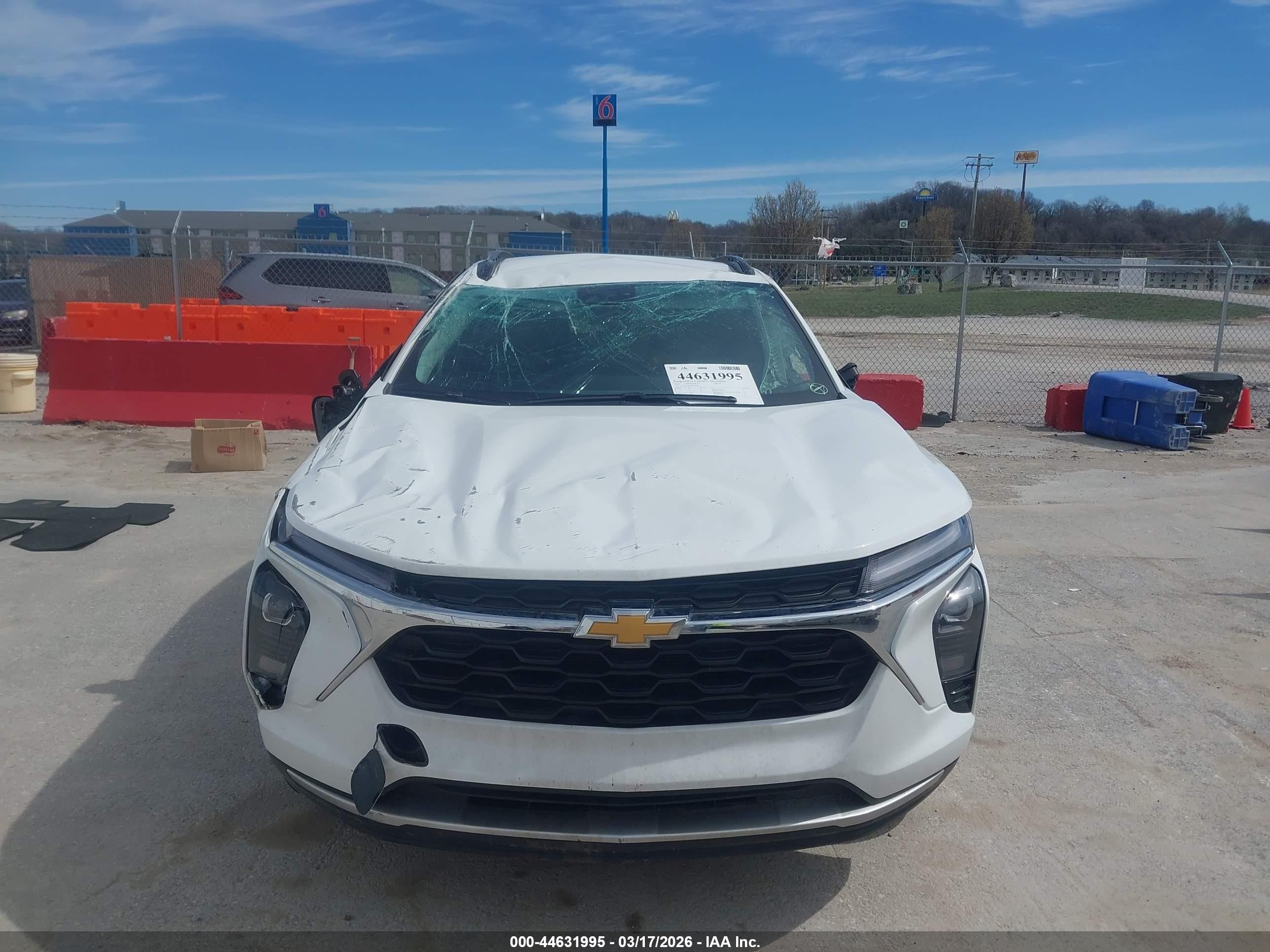 2025 Chevrolet Trax Fwd Lt White vin: KL77LHEP5SC015702