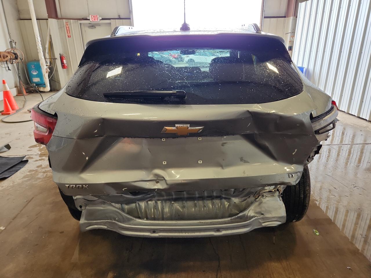 2025 Chevrolet Trax 1lt Gray vin: KL77LHEP8SC195192 Damage: Rear Bumper Reinforcement, Bent, 2 To 3 Inches