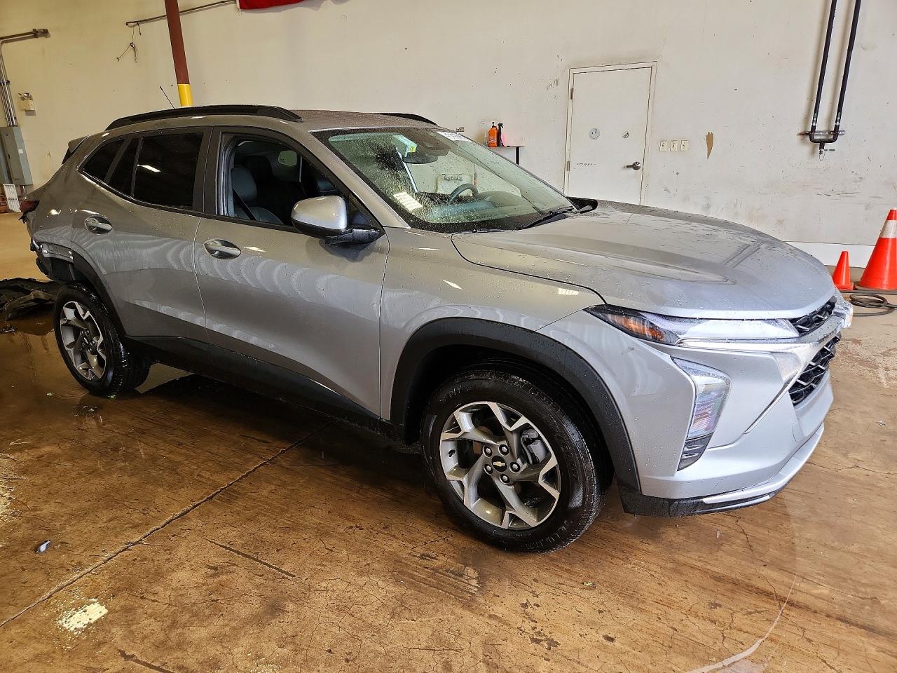 2025 Chevrolet Trax 1lt Gray vin: KL77LHEP8SC195192