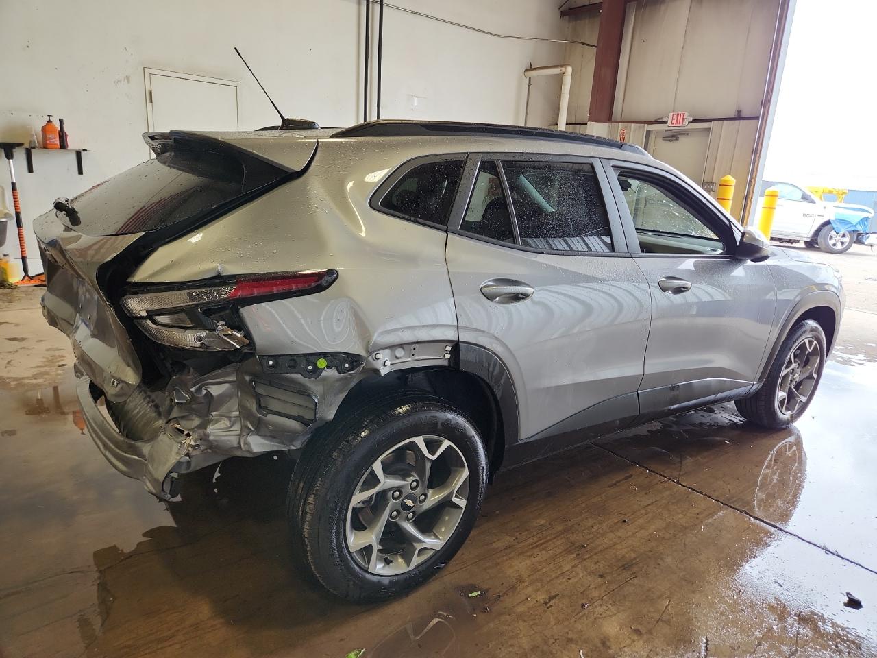 2025 Chevrolet Trax 1lt Gray vin: KL77LHEP8SC195192 Damage: Right Qtr Panel, Dent(S) W/ Paint Dmg, > 12 Inches