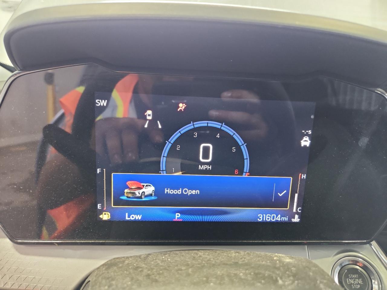 2025 Chevrolet Trax 1lt Gray vin: KL77LHEP8SC195192 Damage: Warning Light - Air Bag, On, Unacceptable