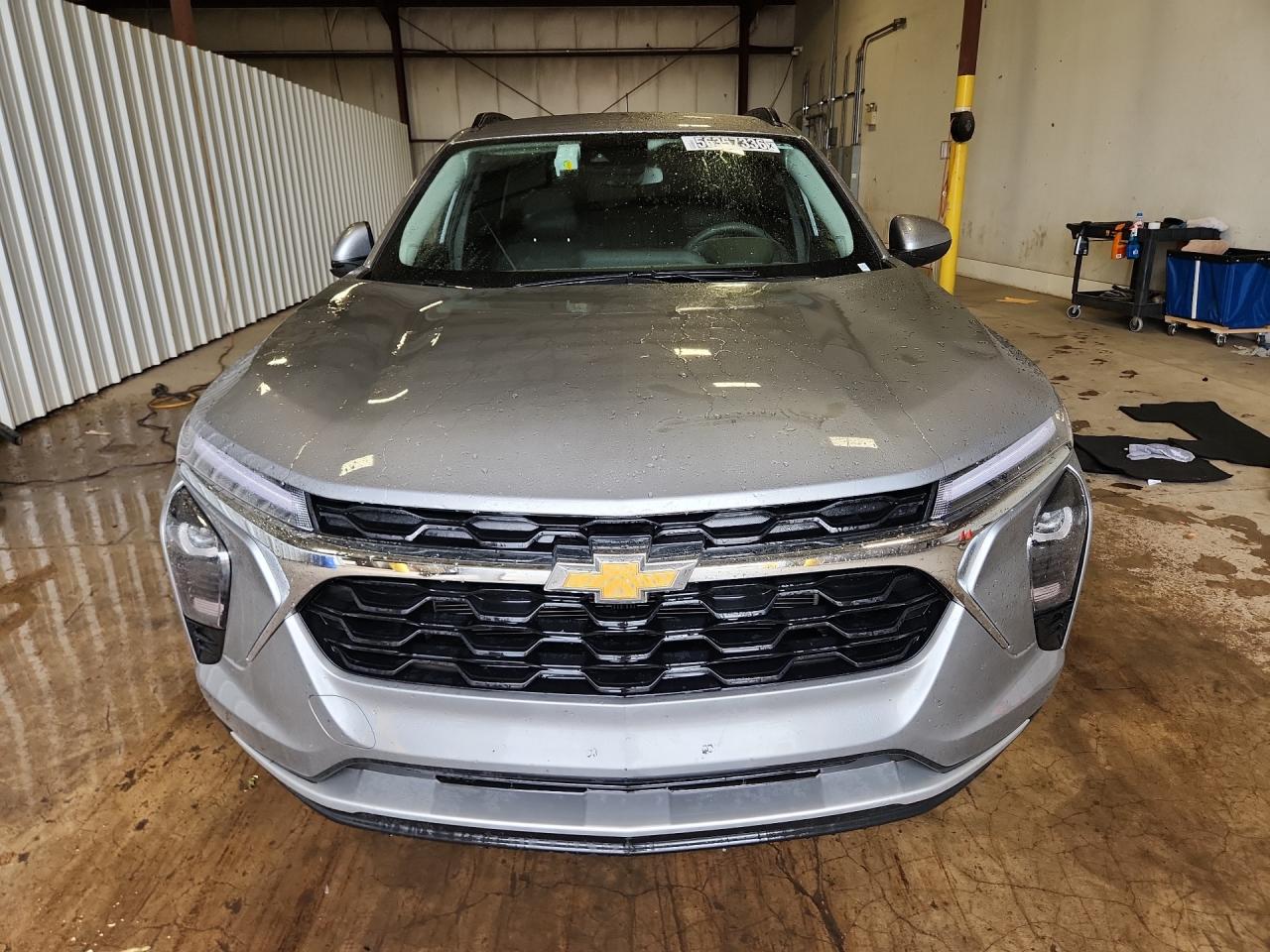 2025 Chevrolet Trax 1lt Gray vin: KL77LHEP8SC195192 Damage: Front Bumper, Multiple Scratches Heavy, 3
