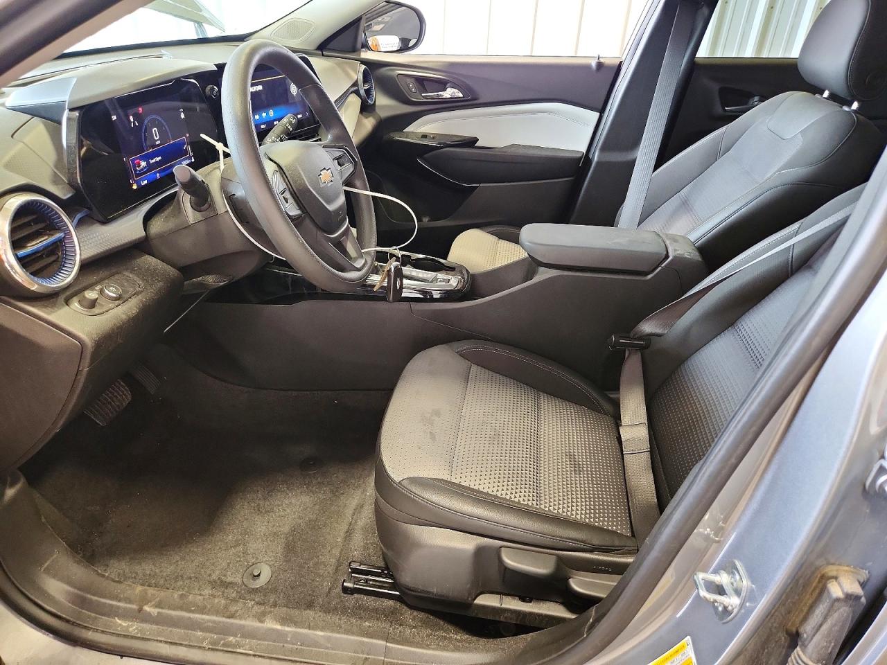 2025 Chevrolet Trax 1lt Gray vin: KL77LHEP8SC195192