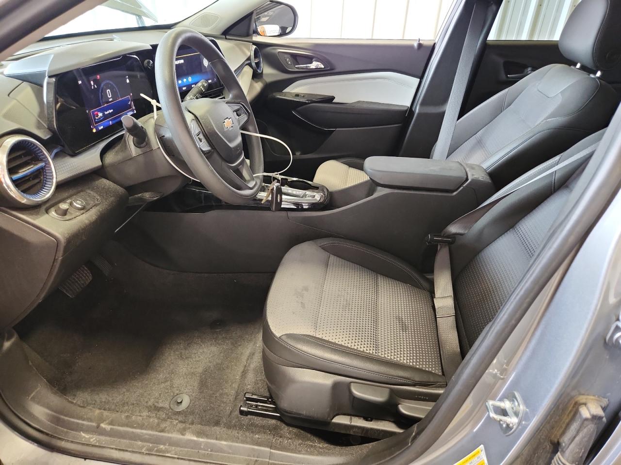 2025 Chevrolet Trax 1lt Gray vin: KL77LHEP8SC195192 Damage: Left Front Seat, Stained, Permanent