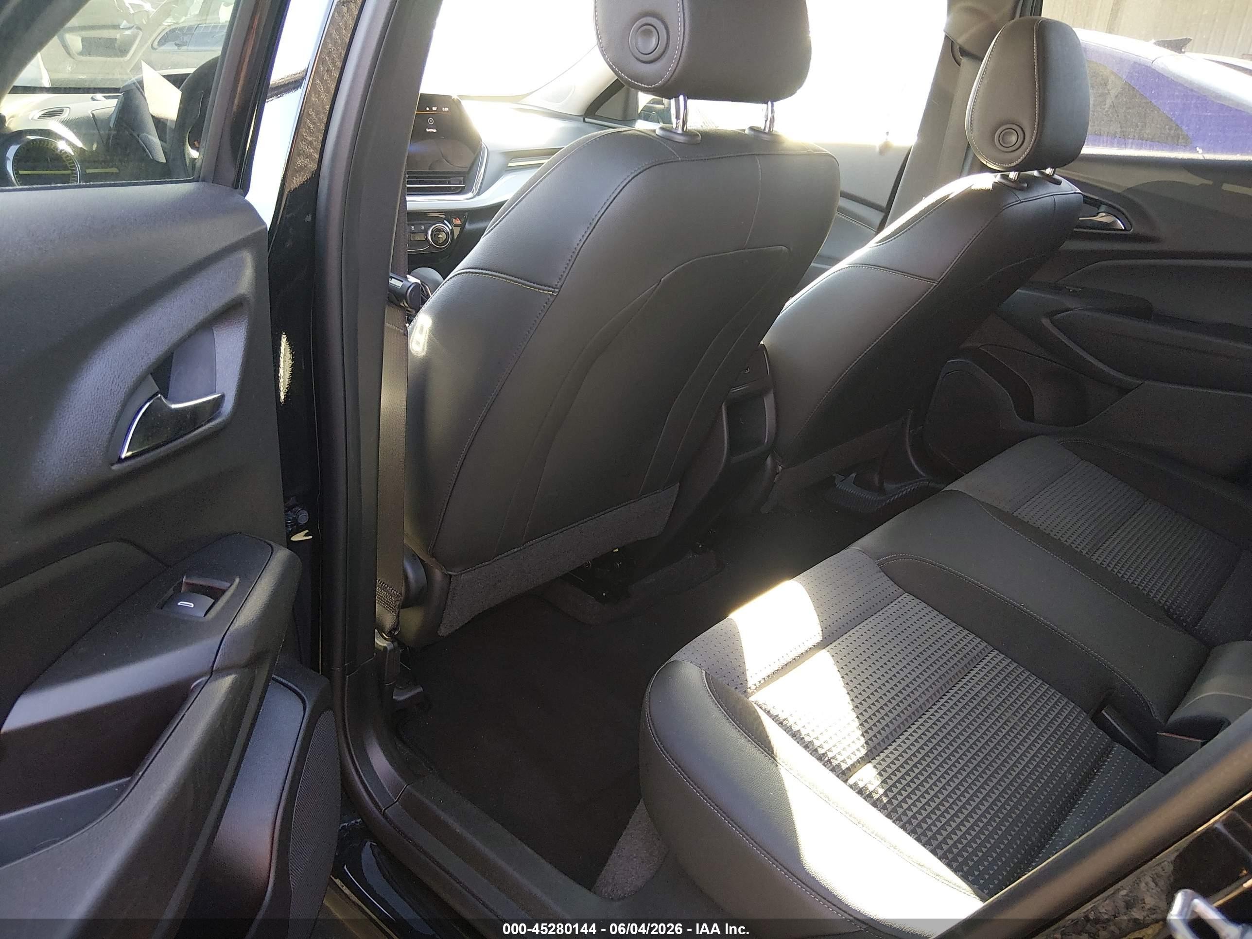 2025 Chevrolet Trax Fwd Lt Black vin: KL77LHEP8SC230040