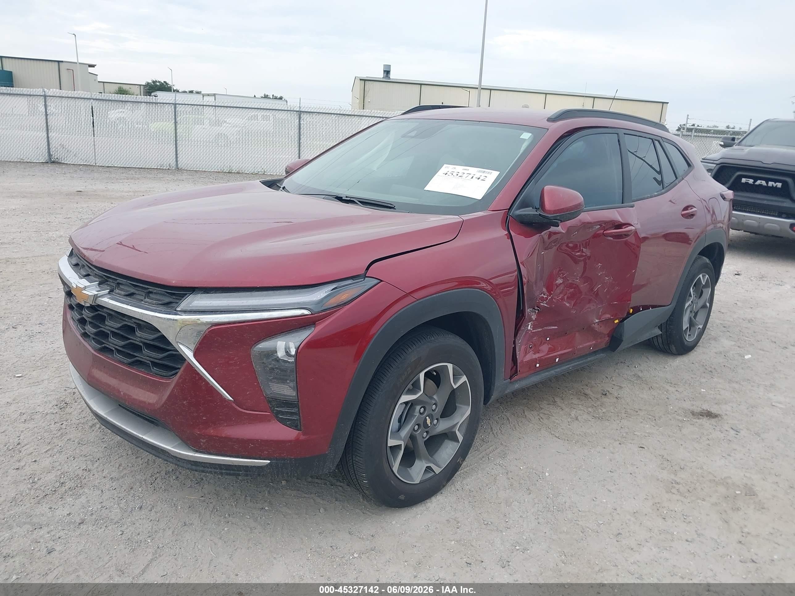 2025 Chevrolet Trax Fwd Lt Red vin: KL77LHEP8SC281697