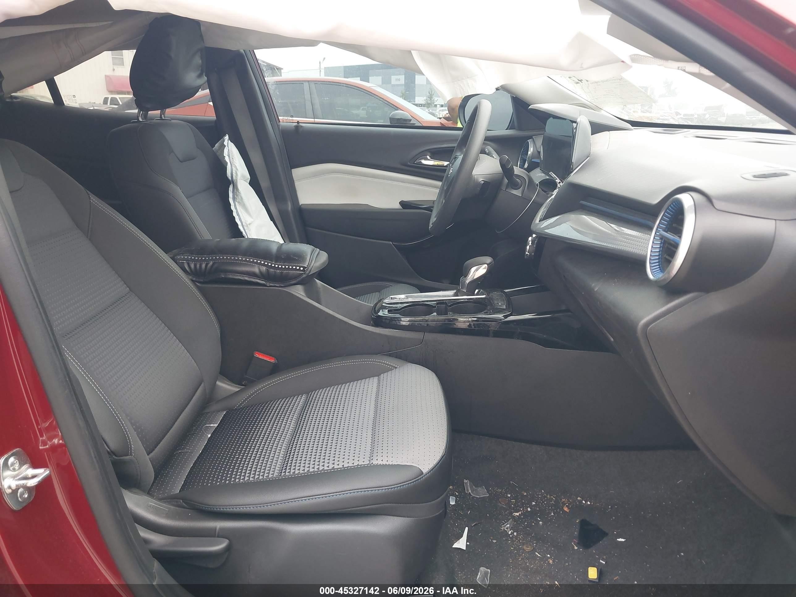 2025 Chevrolet Trax Fwd Lt Red vin: KL77LHEP8SC281697