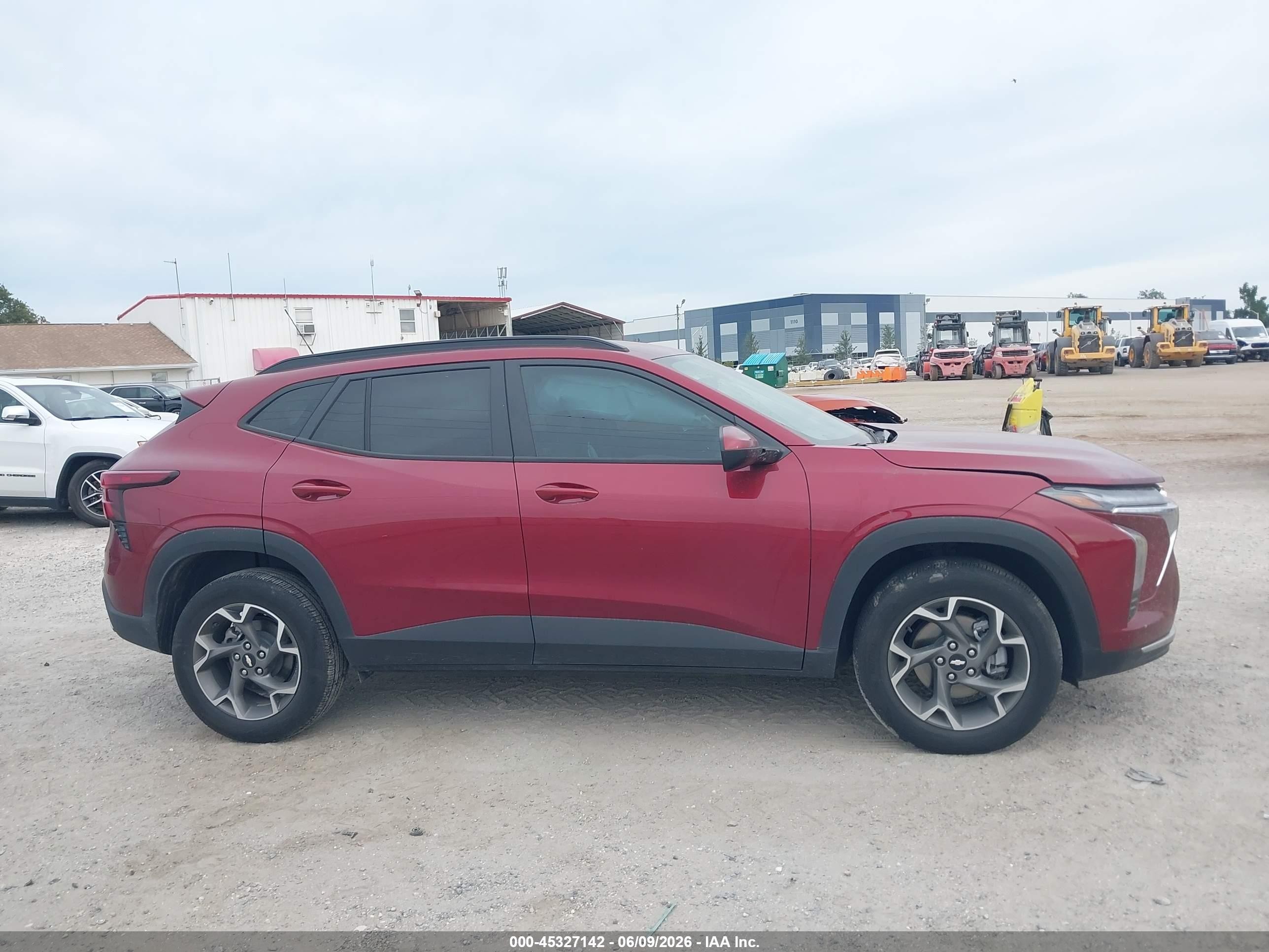 2025 Chevrolet Trax Fwd Lt Red vin: KL77LHEP8SC281697