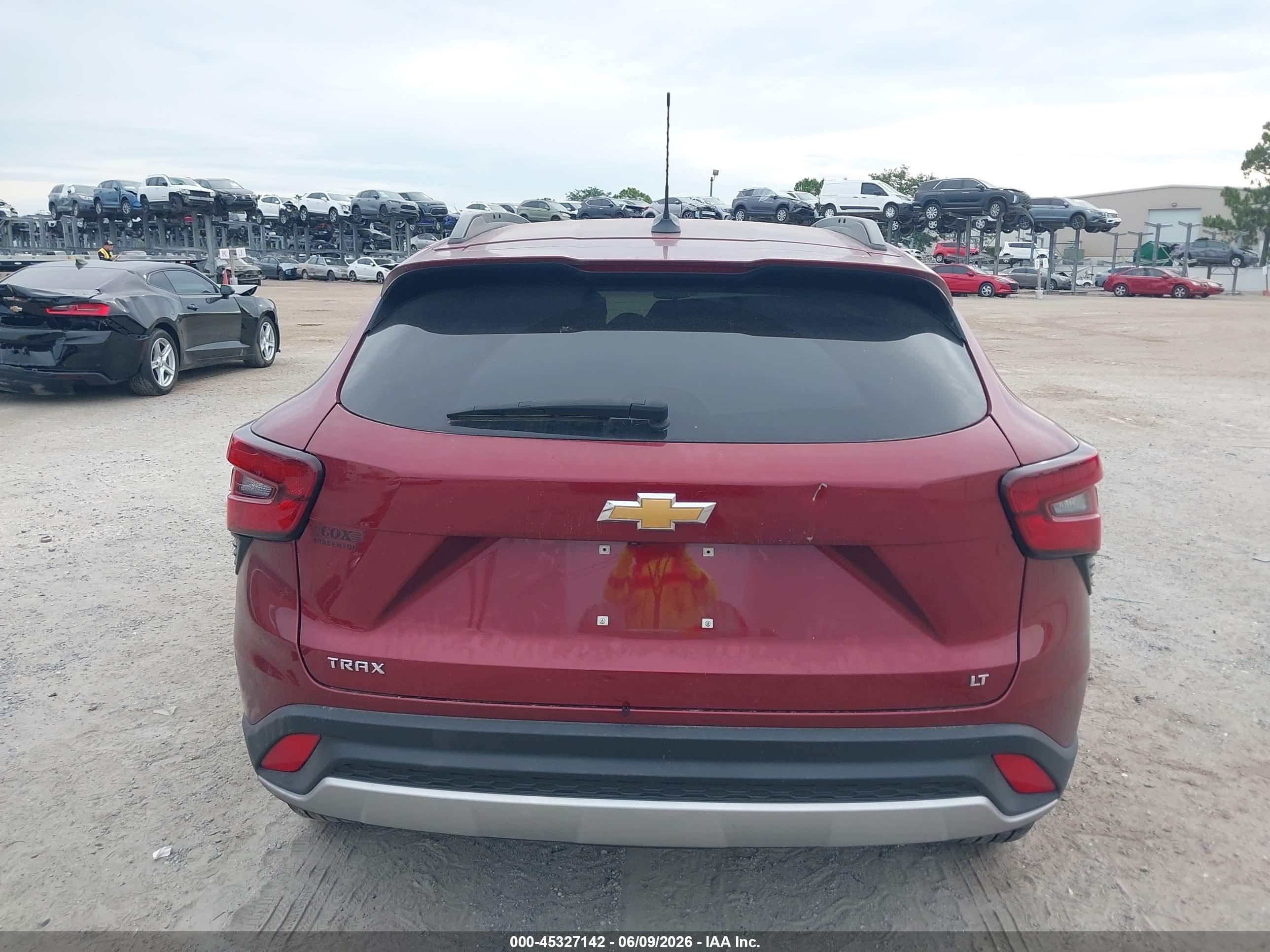 2025 Chevrolet Trax Fwd Lt Red vin: KL77LHEP8SC281697