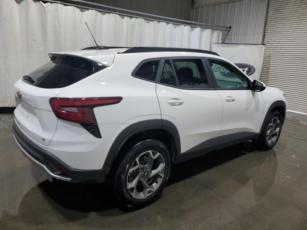 2025 Chevrolet Trax 1lt White vin: KL77LHEPXSC235031 Damage: Right Qtr Panel, Hail Damage, 4