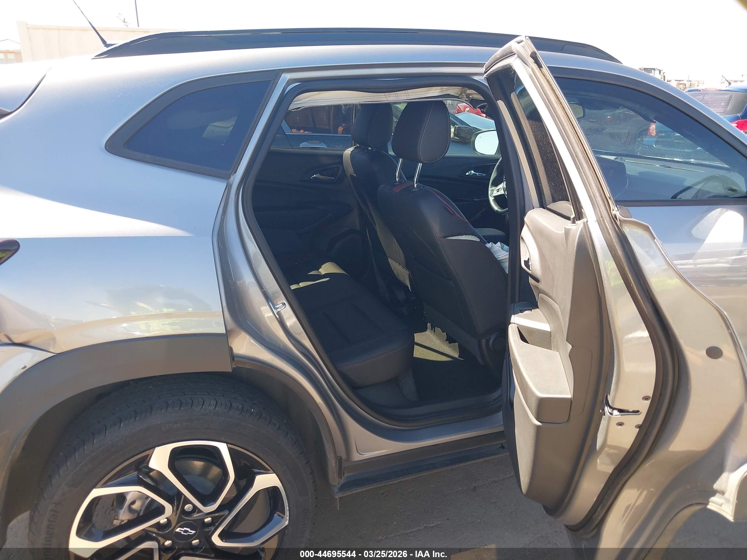 2025 Chevrolet Trax Fwd 2rs Silver vin: KL77LJEP7SC173871