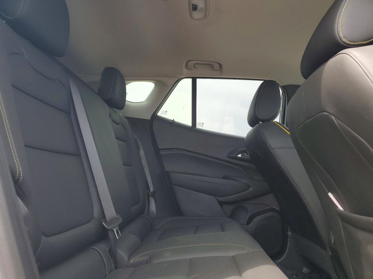 2024 Chevrolet Trax Activ Белый vin: KL77LKE24RC170723