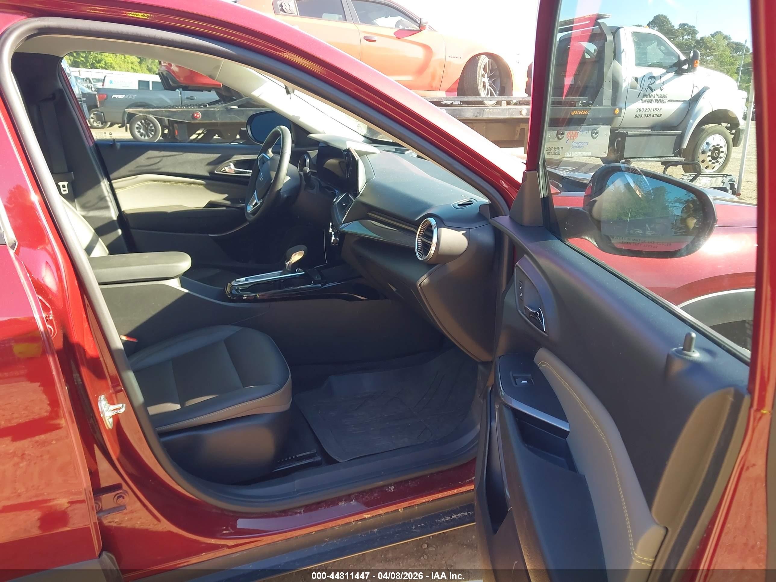 2024 Chevrolet Trax Fwd Activ Burgundy vin: KL77LKE25RC124477