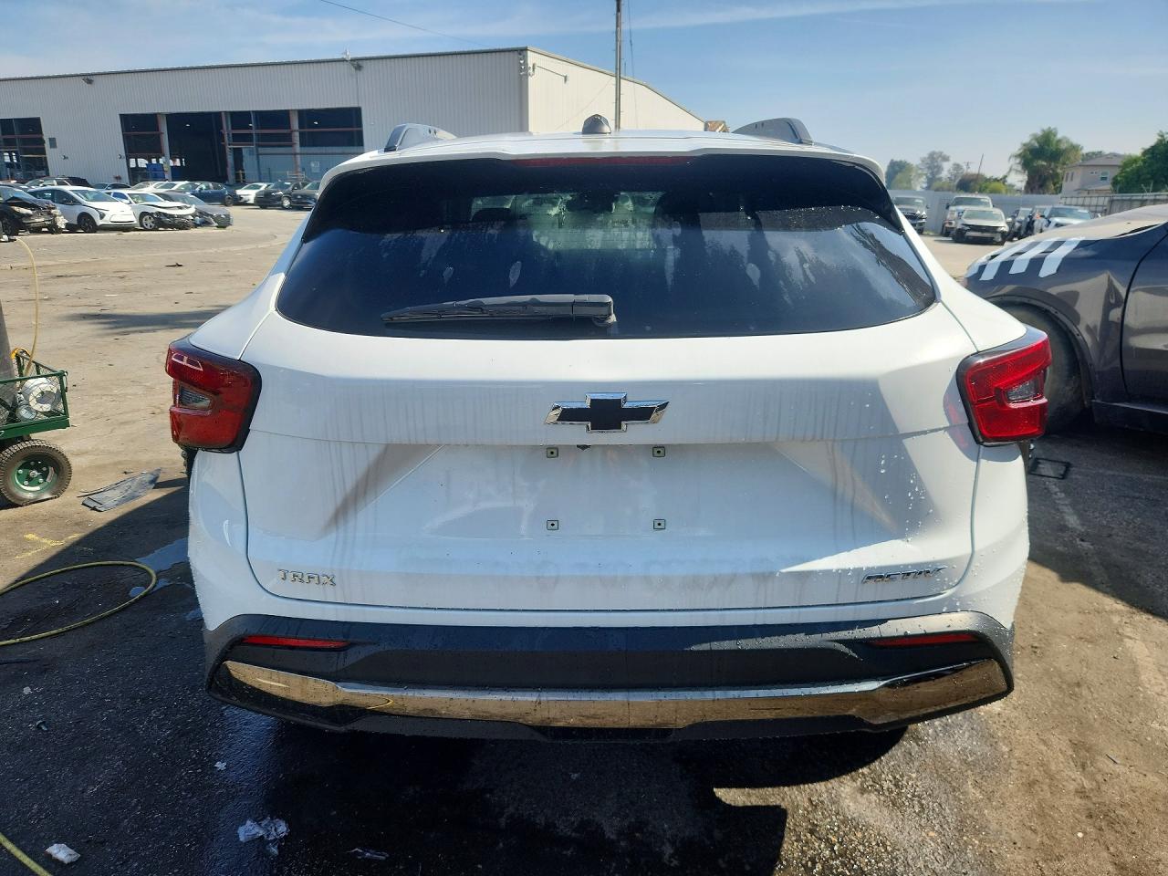 2025 Chevrolet Trax Activ White vin: KL77LKEP1SC121433