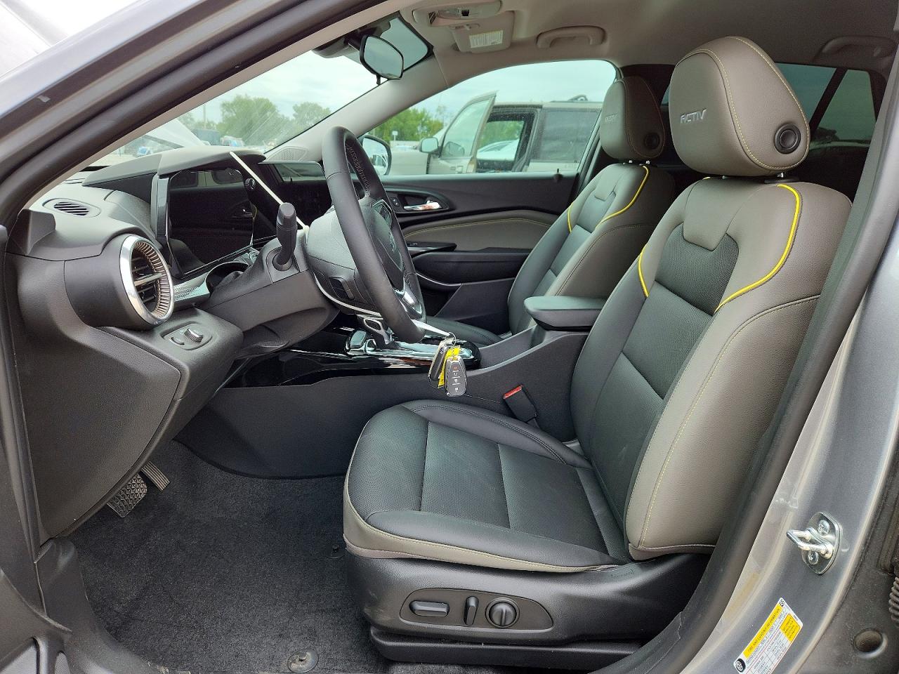 2025 Chevrolet Trax Activ Silver vin: KL77LKEP6SC335219