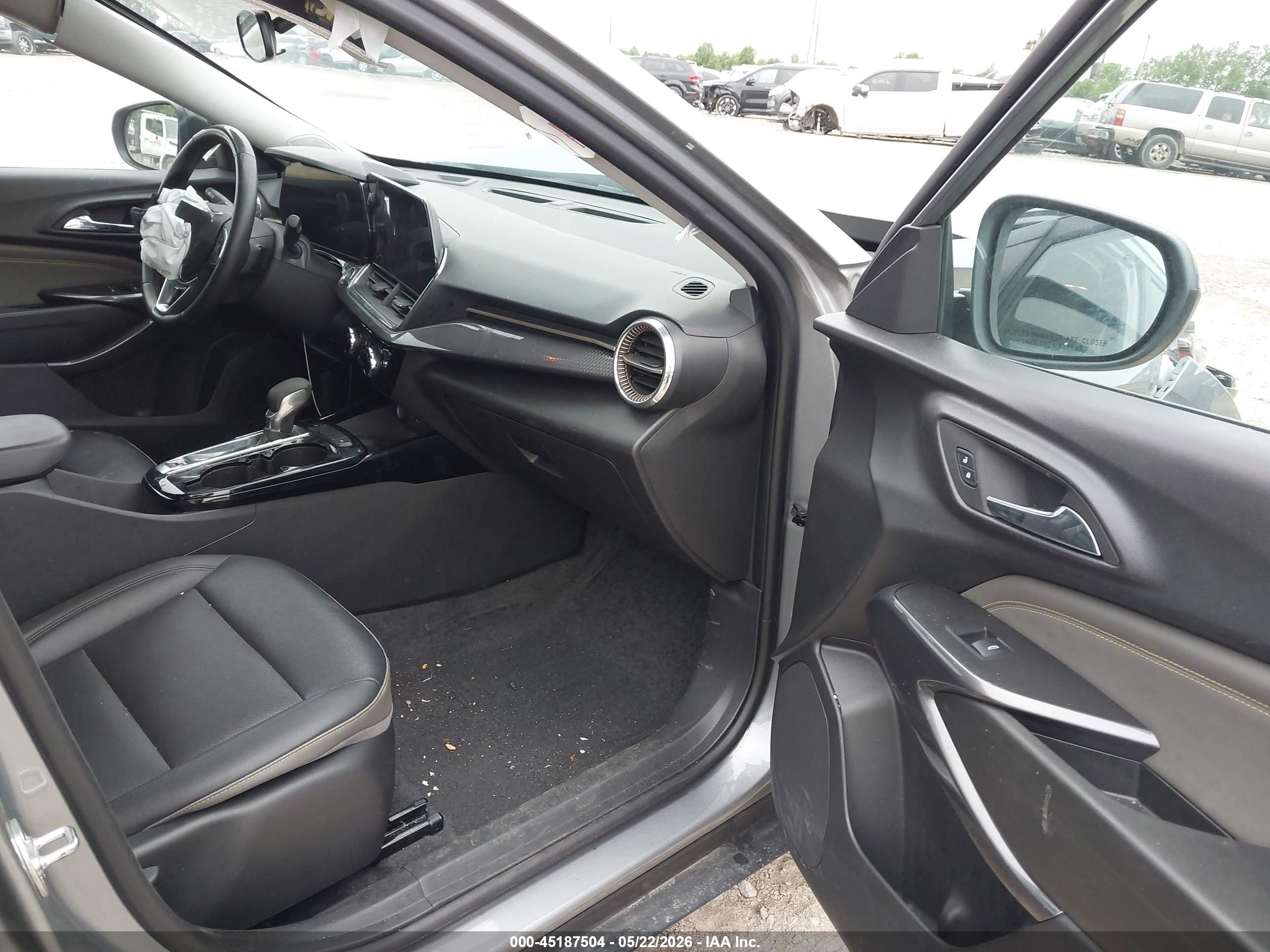2025 Chevrolet Trax Fwd Activ Gray vin: KL77LKEPXSC158285