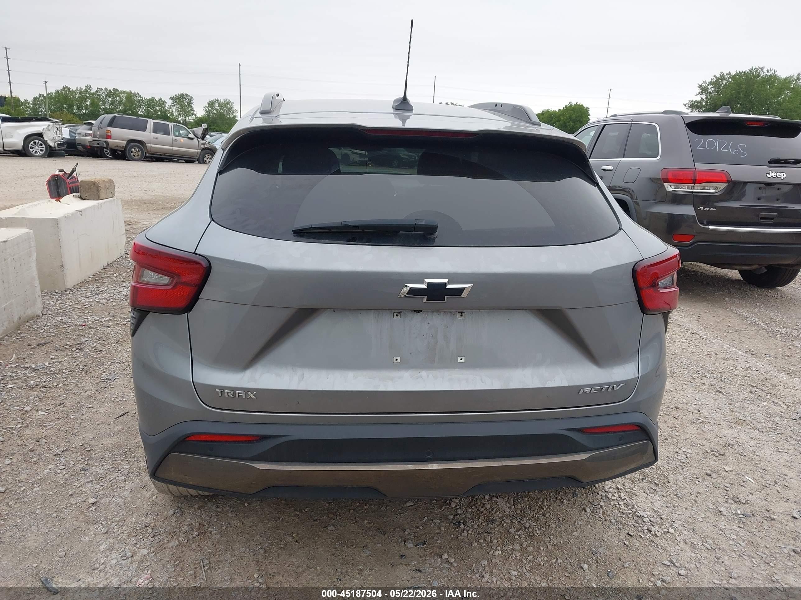 2025 Chevrolet Trax Fwd Activ Gray vin: KL77LKEPXSC158285