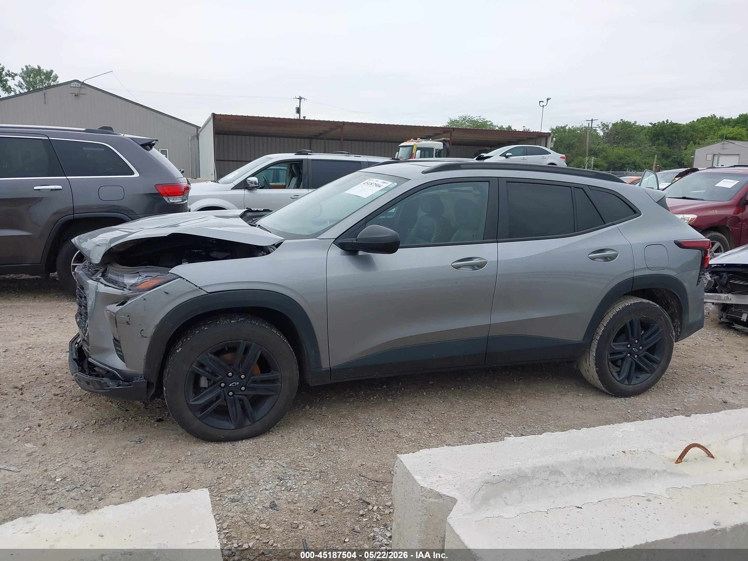 2025 Chevrolet Trax Fwd Activ Gray vin: KL77LKEPXSC158285