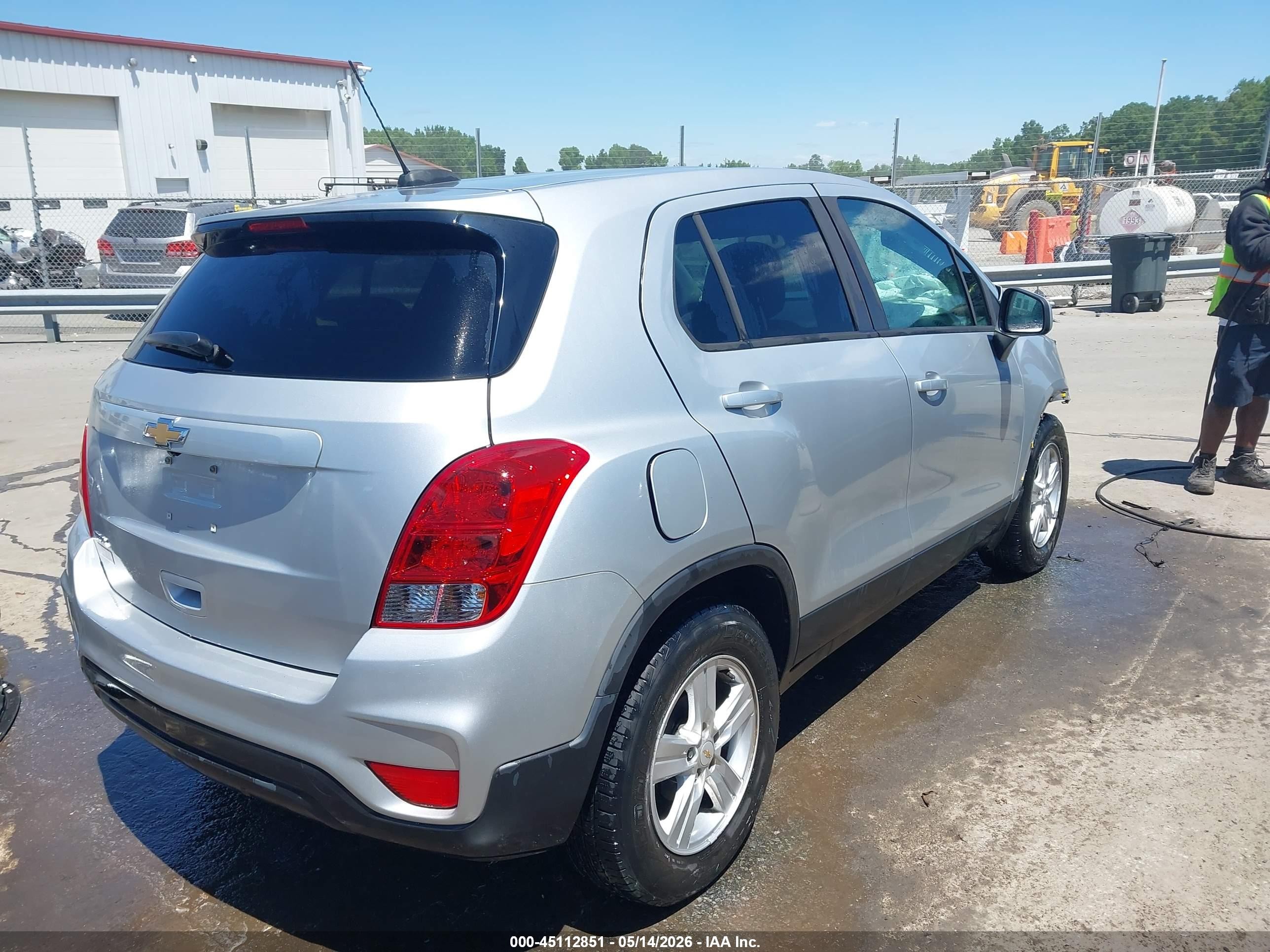 2020 Chevrolet Trax Fwd Ls Серебряный vin: KL7CJKSB0LB328688