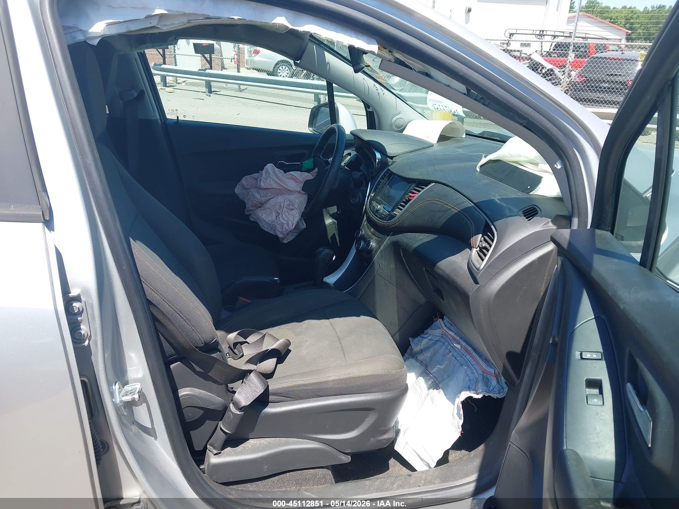2020 Chevrolet Trax Fwd Ls Серебряный vin: KL7CJKSB0LB328688