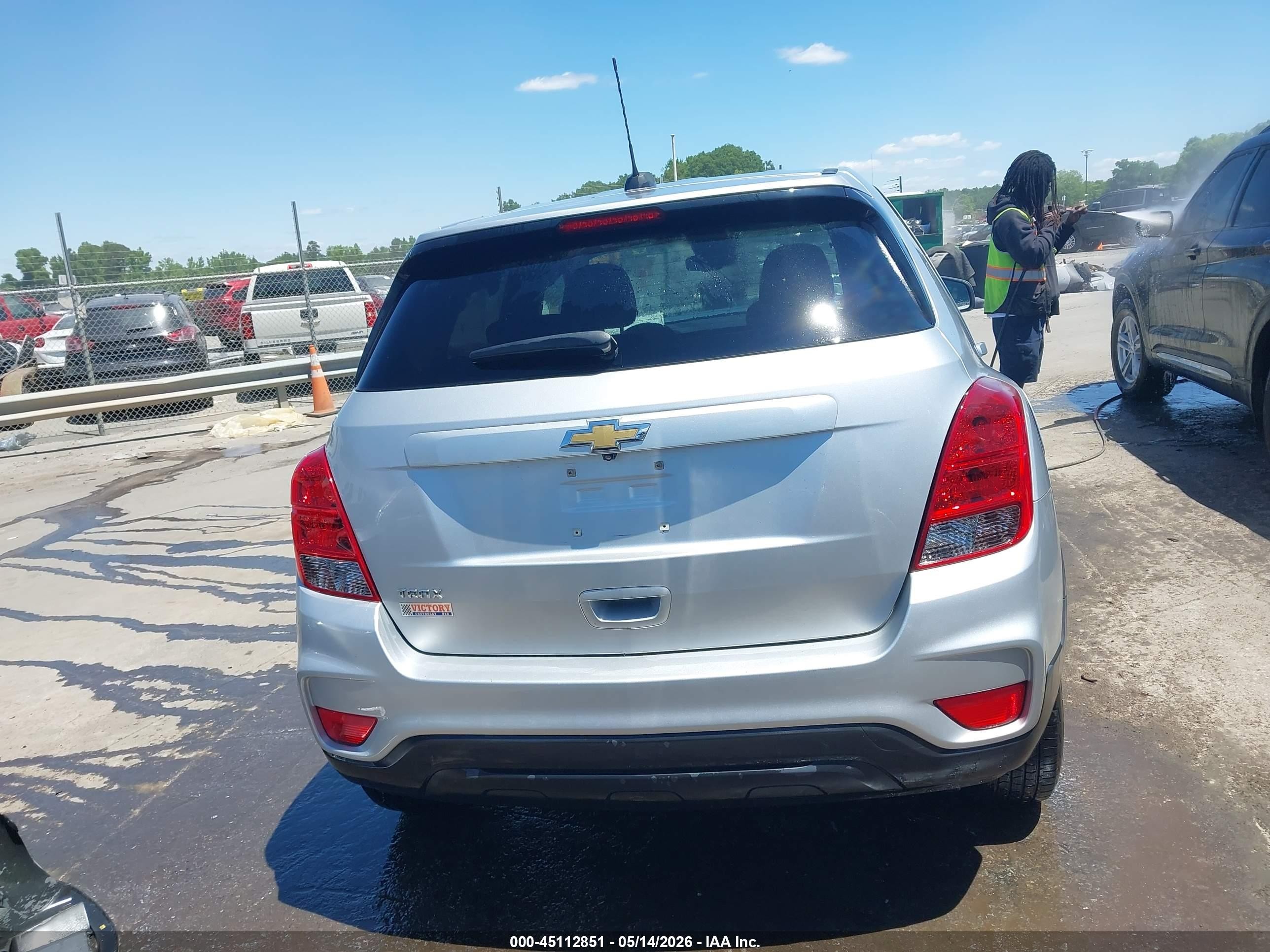 2020 Chevrolet Trax Fwd Ls Серебряный vin: KL7CJKSB0LB328688