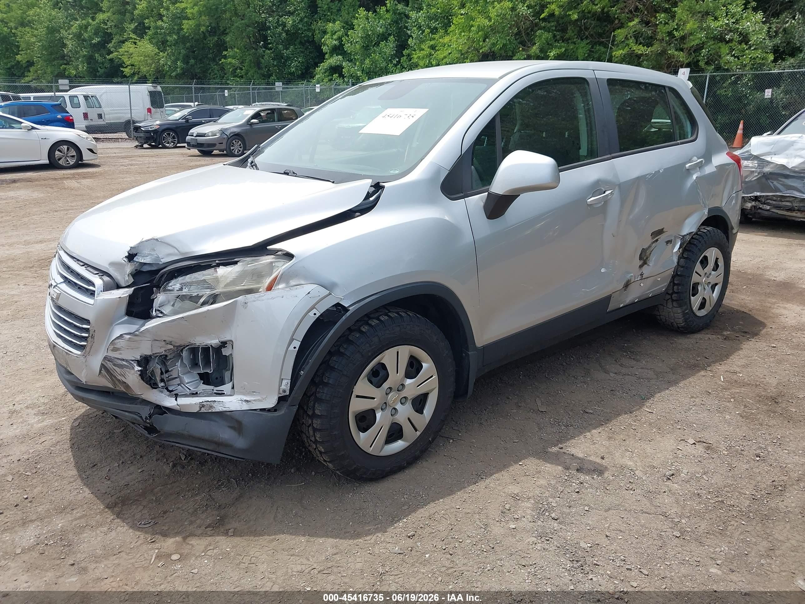 2015 Chevrolet Trax Ls Silver vin: KL7CJKSB1FB083369