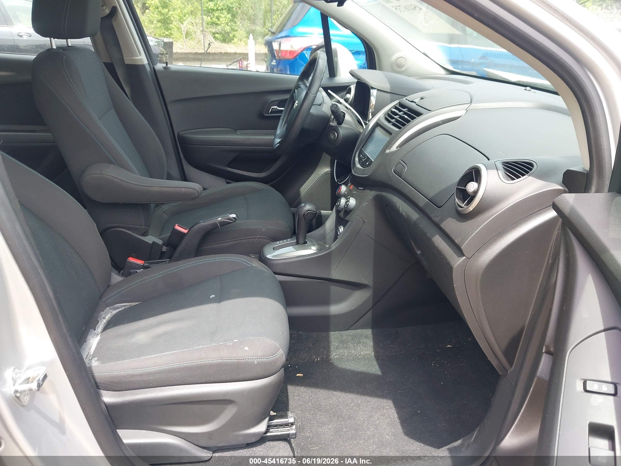2015 Chevrolet Trax Ls Silver vin: KL7CJKSB1FB083369
