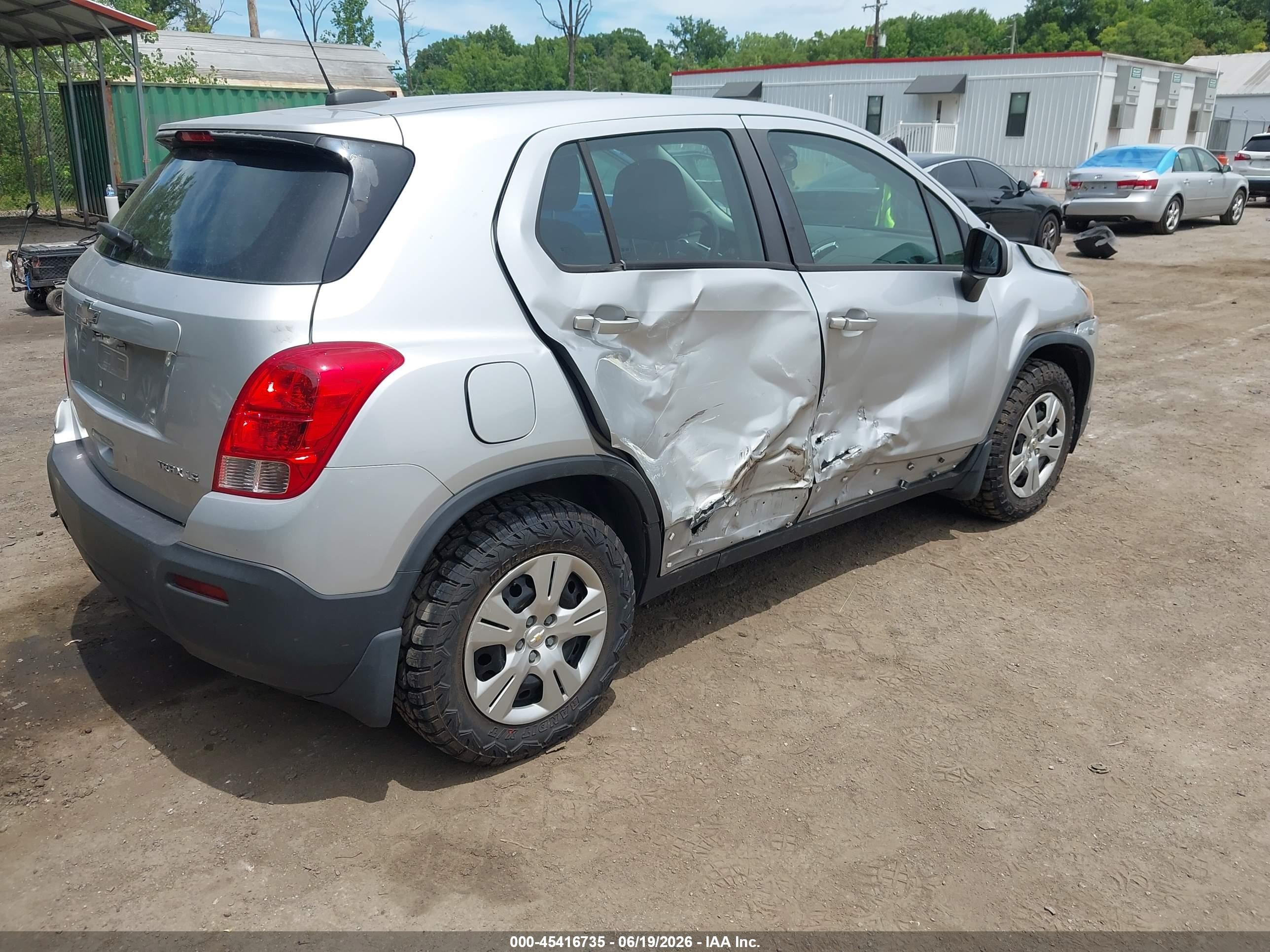 2015 Chevrolet Trax Ls Silver vin: KL7CJKSB1FB083369