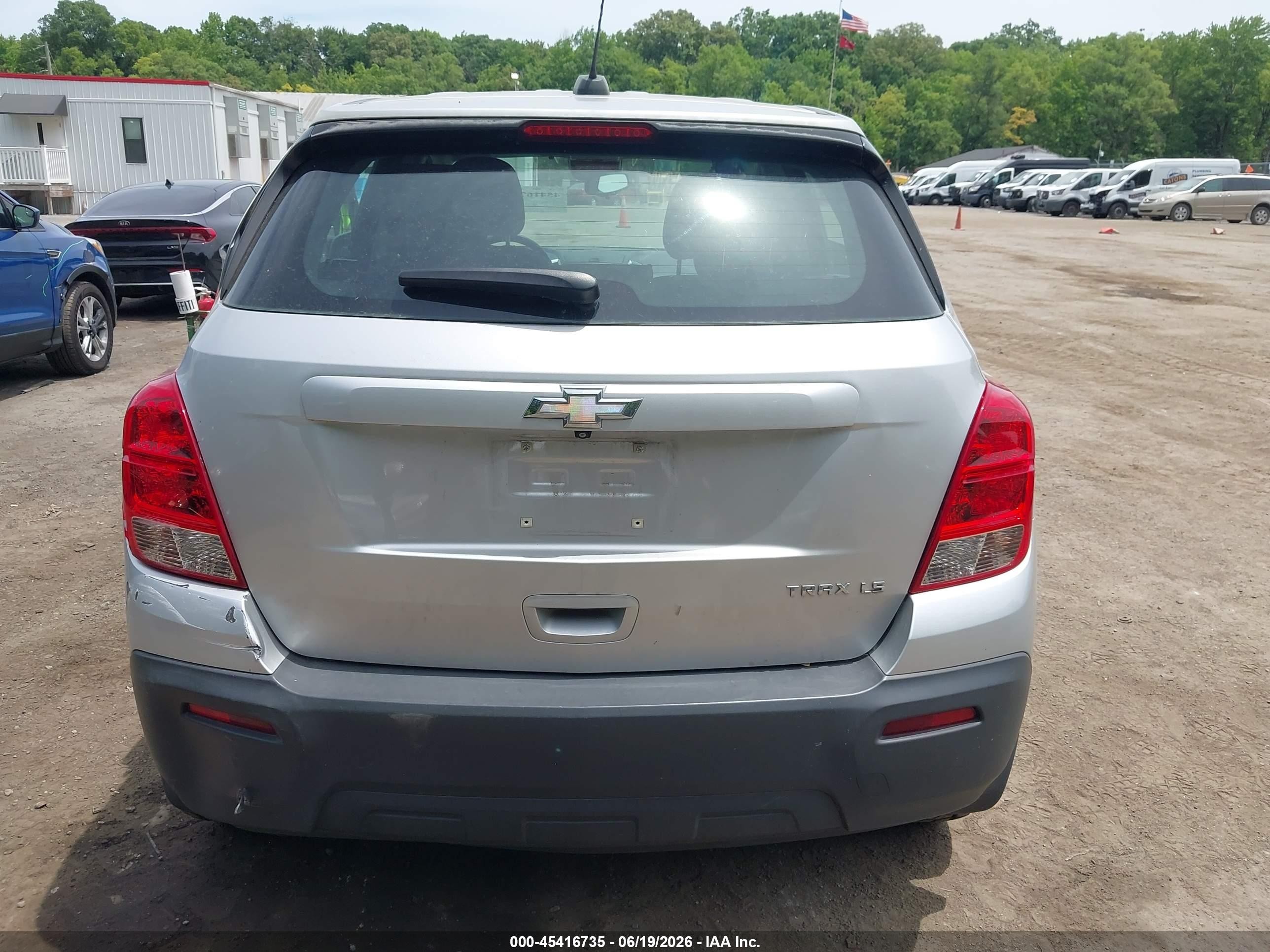 2015 Chevrolet Trax Ls Silver vin: KL7CJKSB1FB083369