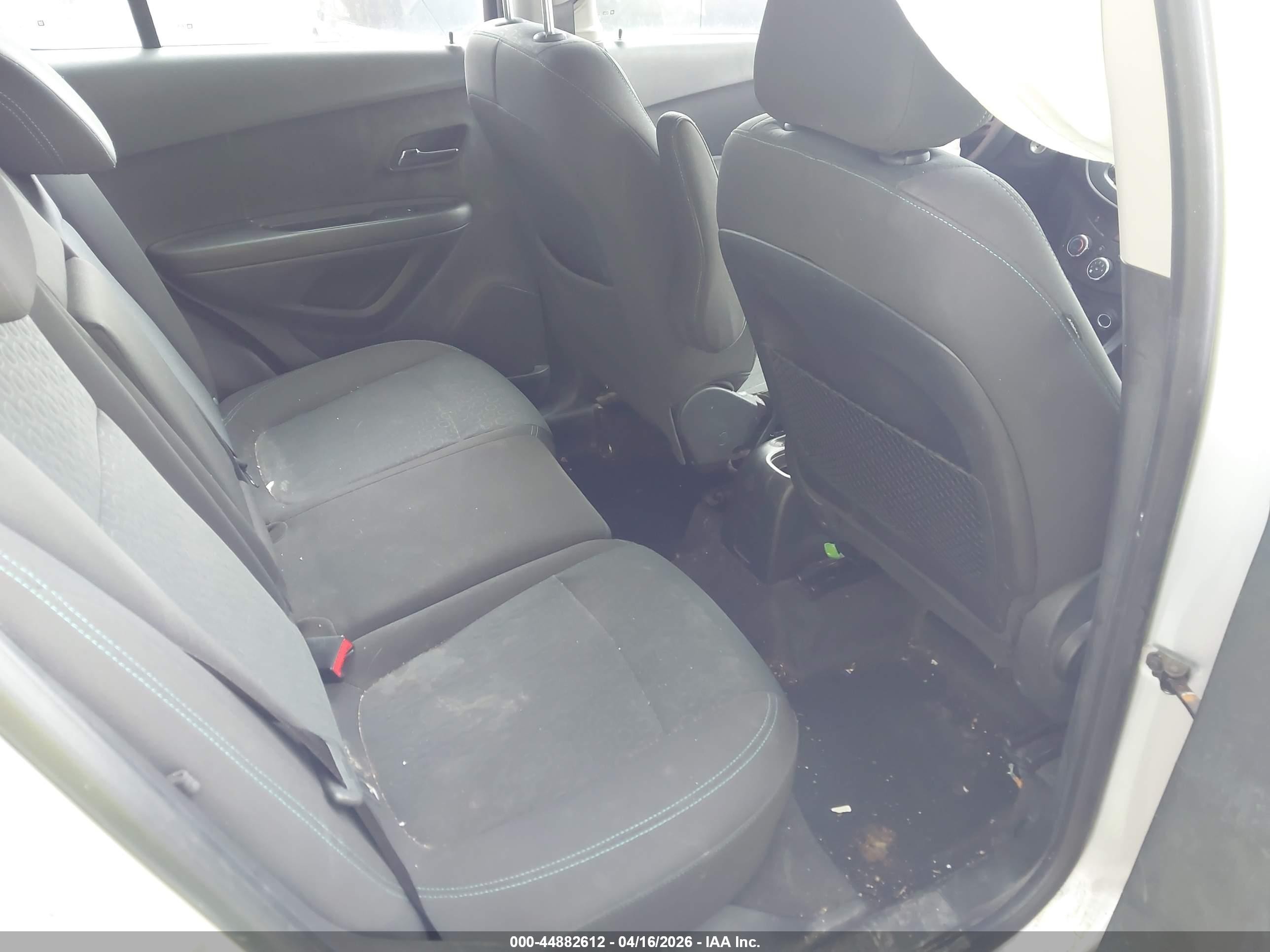2015 Chevrolet Trax 1ls Серебряный vin: KL7CJKSB2FB146270